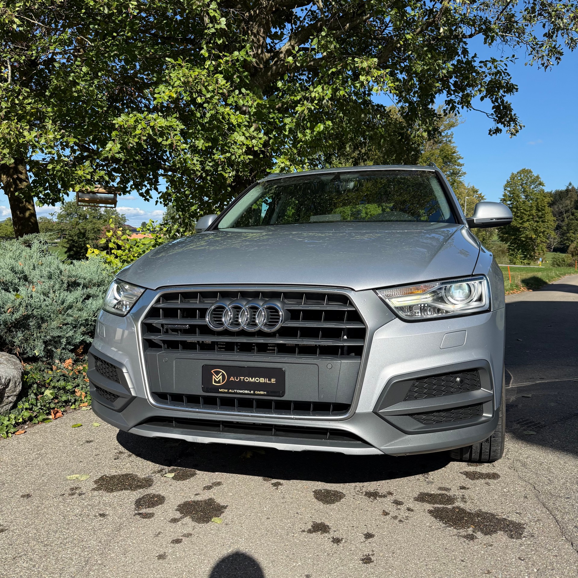 AUDI Q3 2.0 TDI design quattro S-tronic-image-1