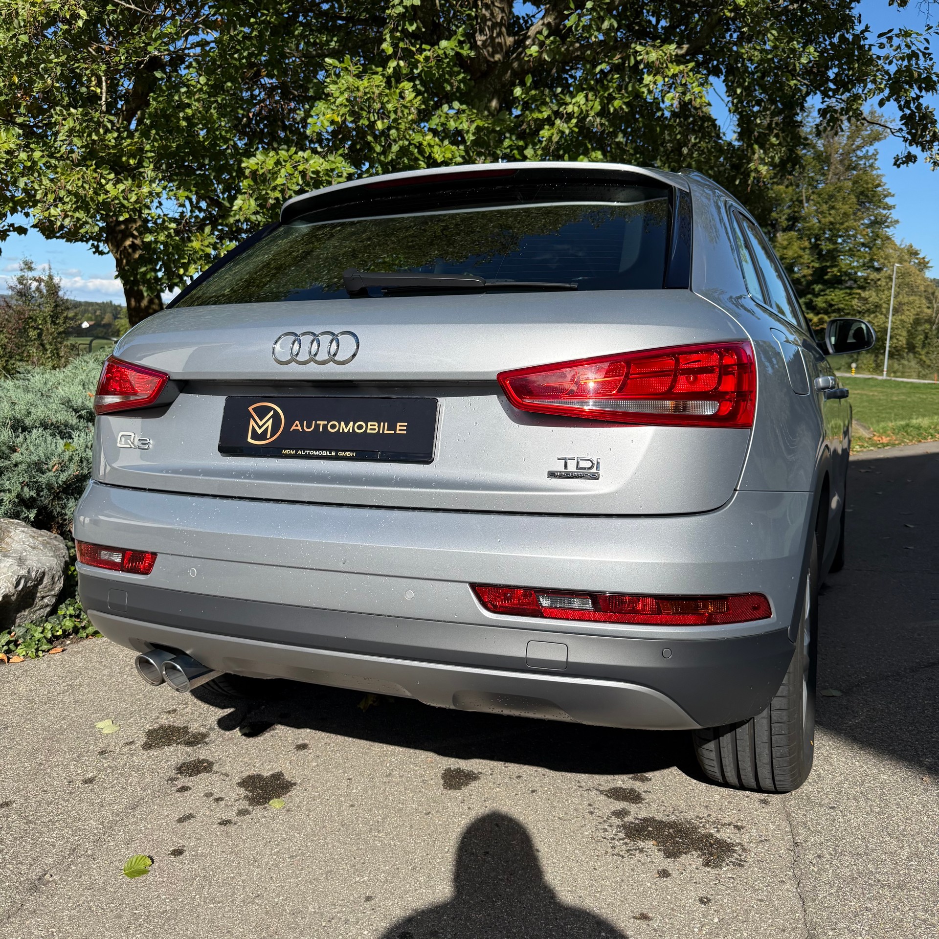 AUDI Q3 2.0 TDI design quattro S-tronic-image-3