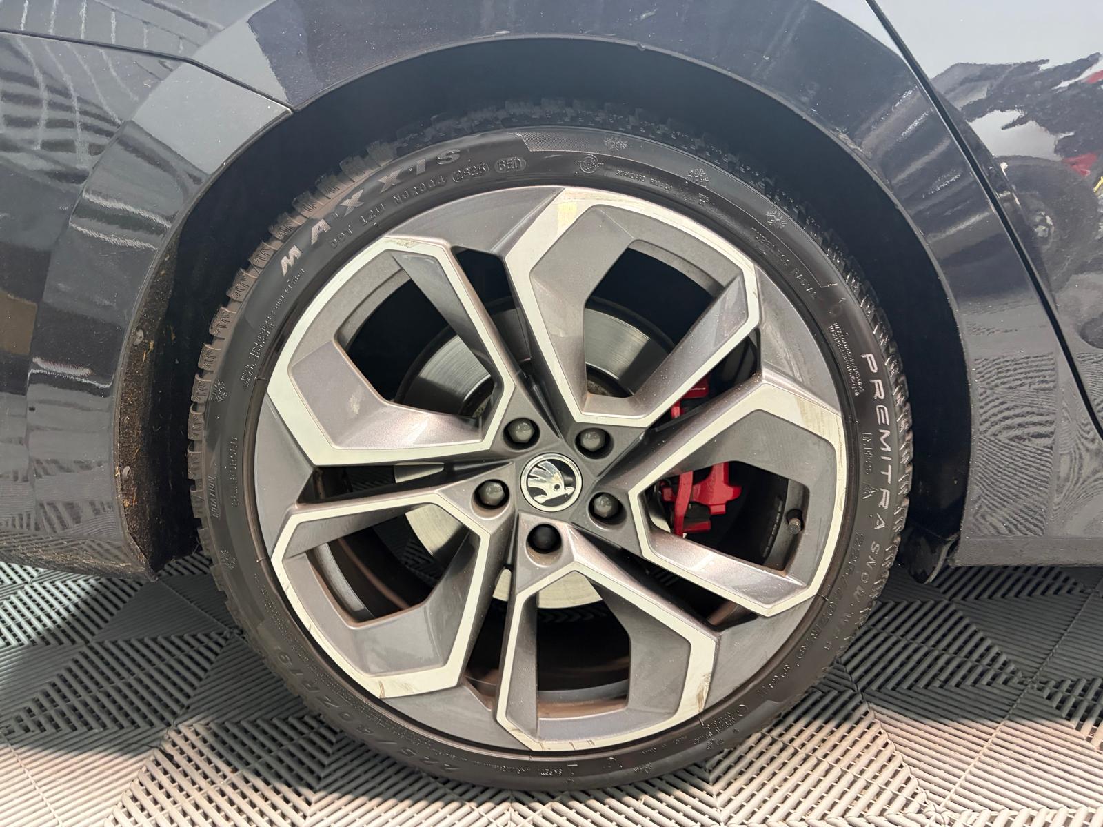 SKODA Octavia Combi 2.0 TSI DSG RS - Attelage - Toit ouvrant-image-29