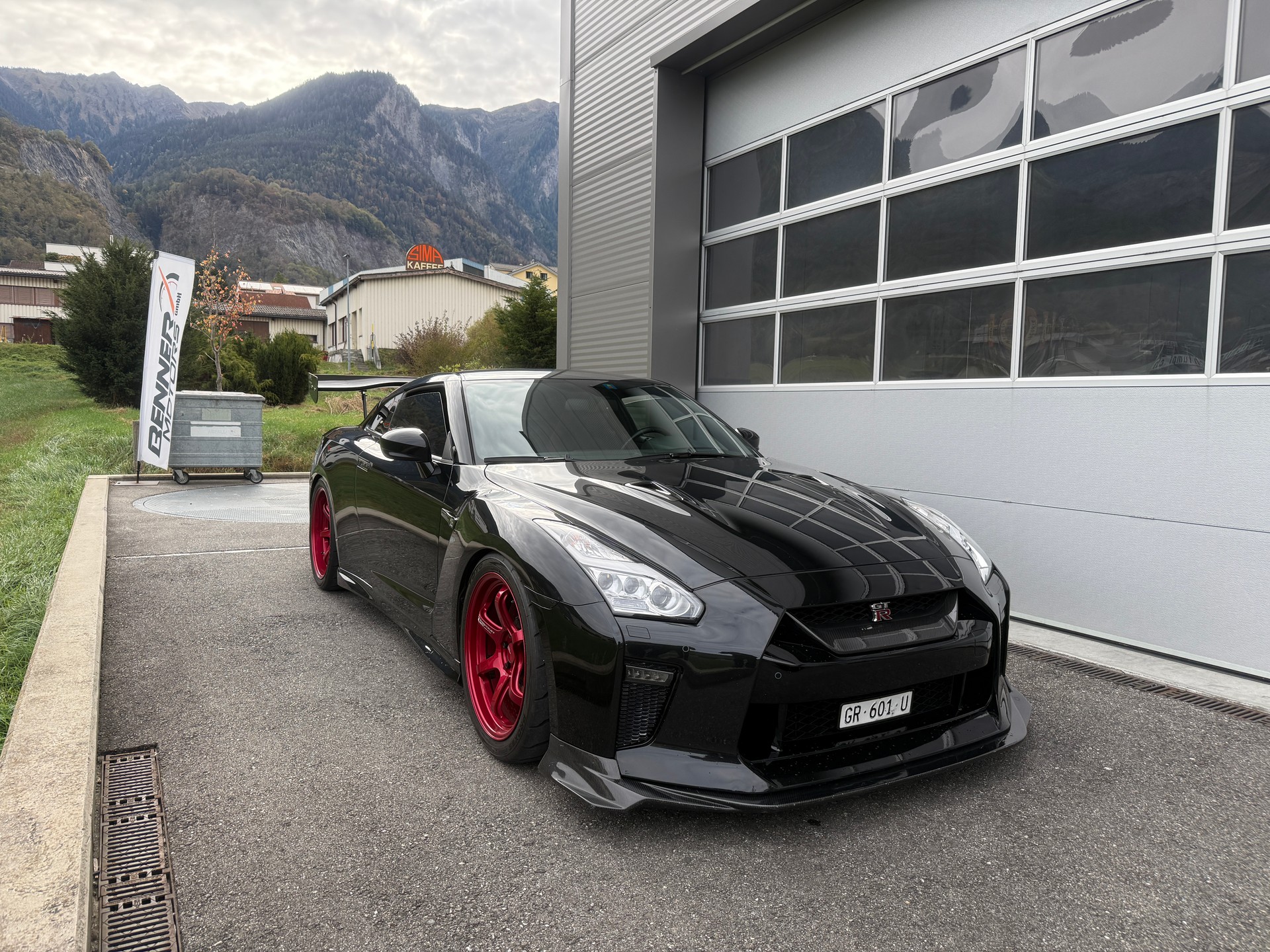 NISSAN GT-R 3.8 V6 Biturbo Black Edition-image-1