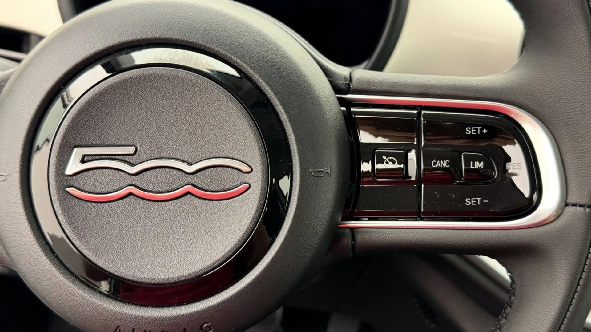 FIAT 500 electric 87kWh Icon-image-5