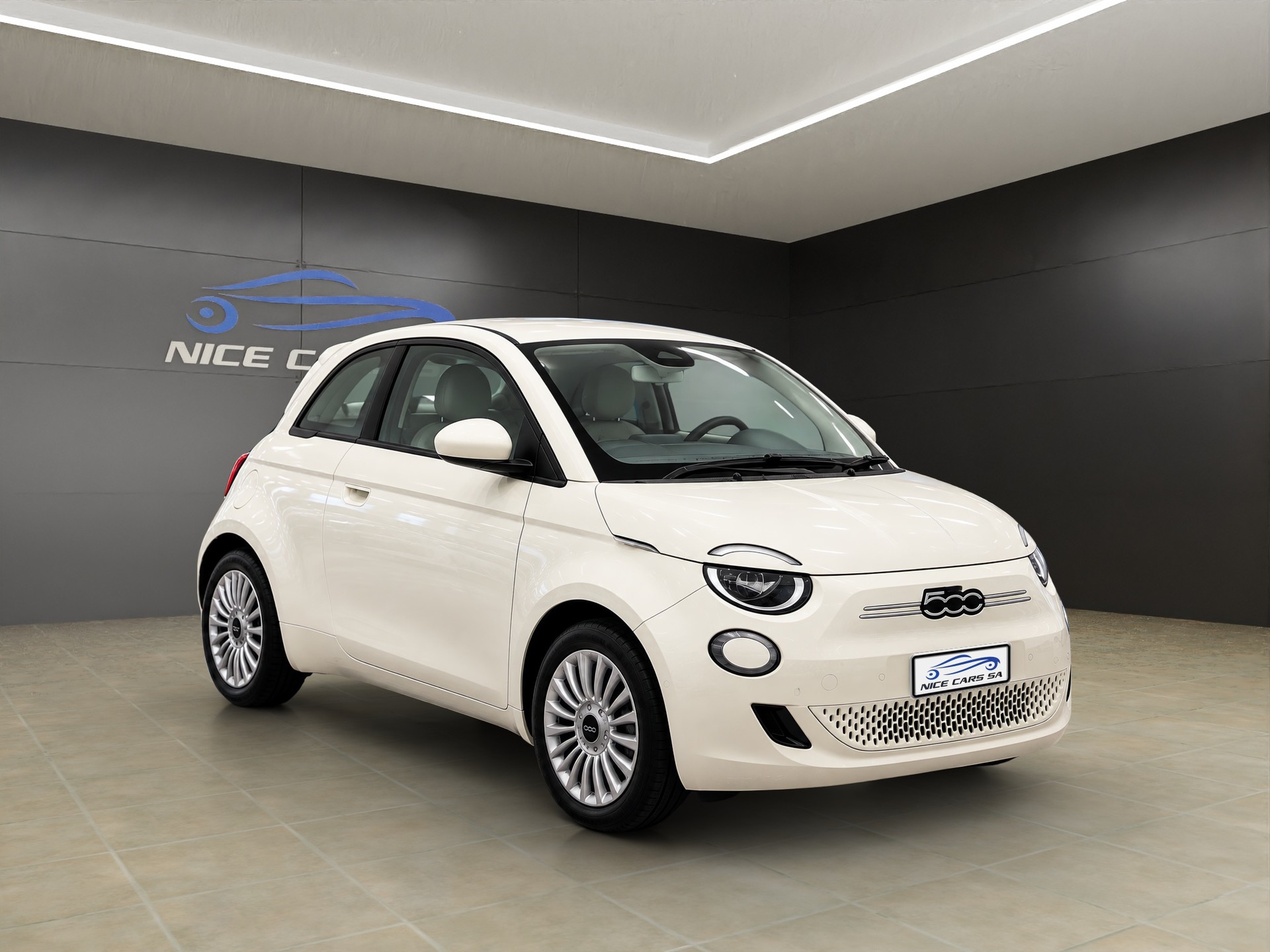 FIAT 500 electric 87kWh Icon-showroom-element-1