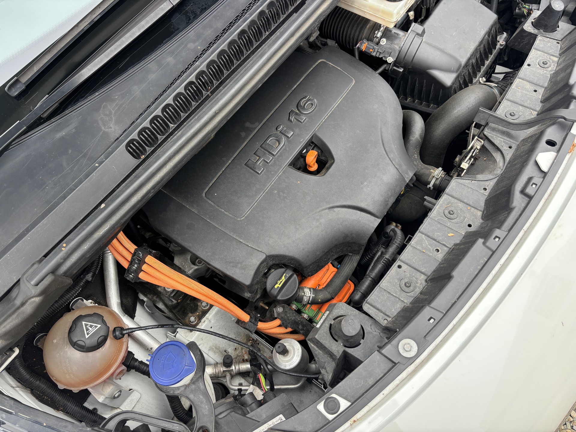PEUGEOT 3008 HYbrid4 2.0 HDI Low CO2 ETG6-image-15