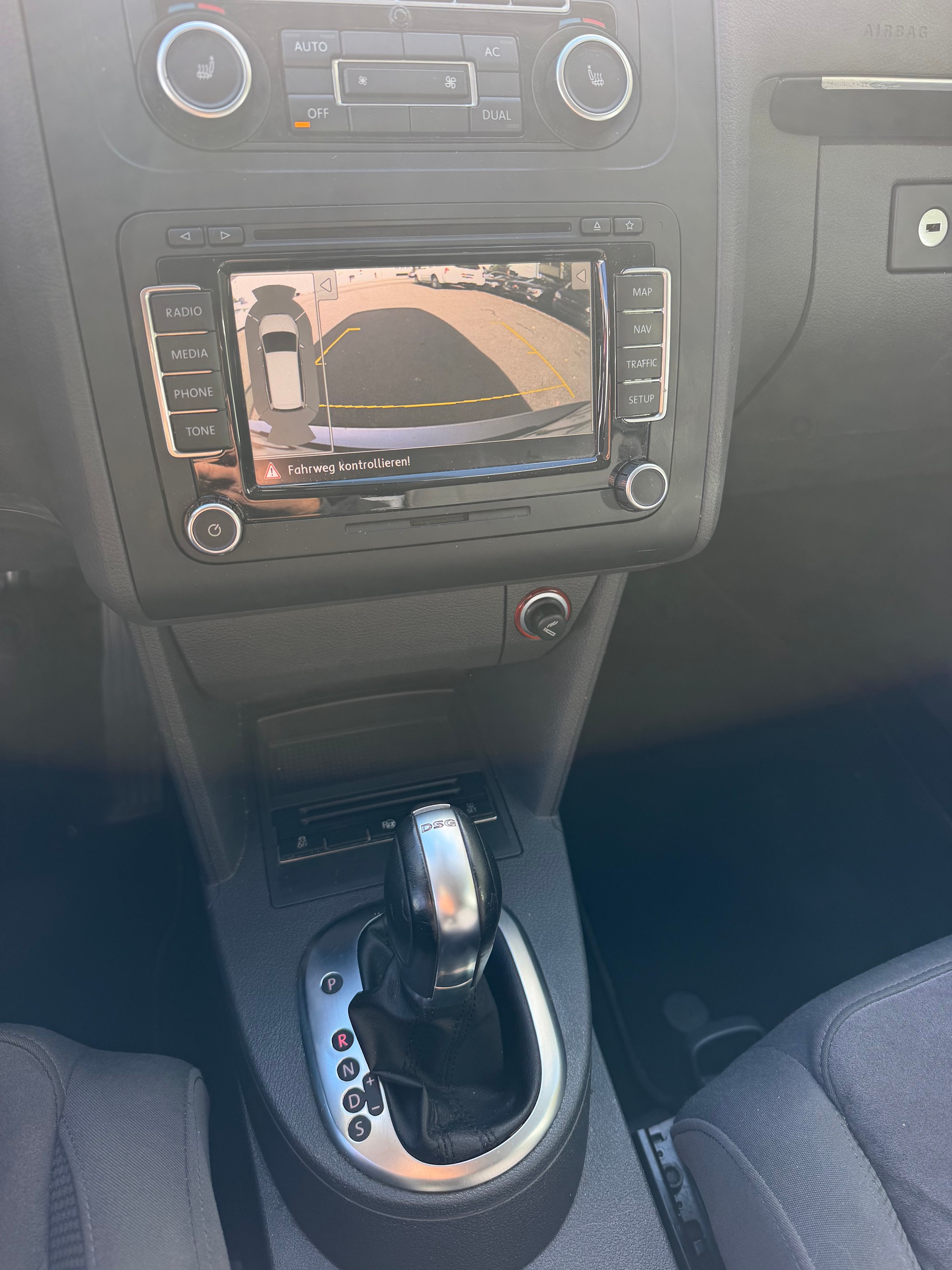 VW Touran 1.4 TSI Highline DSG-image-8