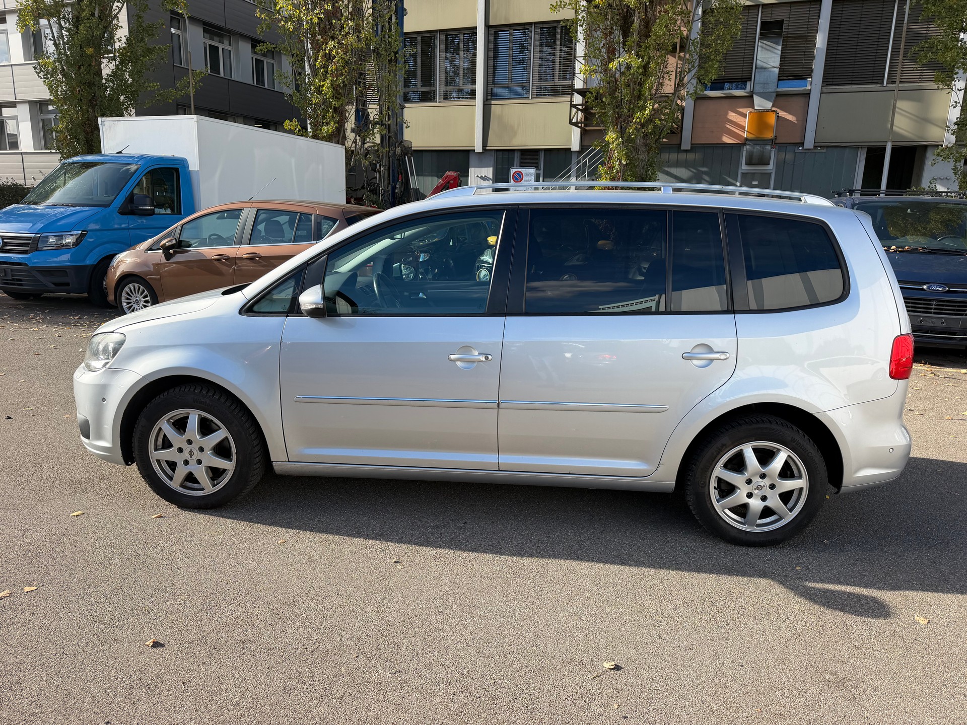 VW Touran 1.4 TSI Highline DSG-image-4
