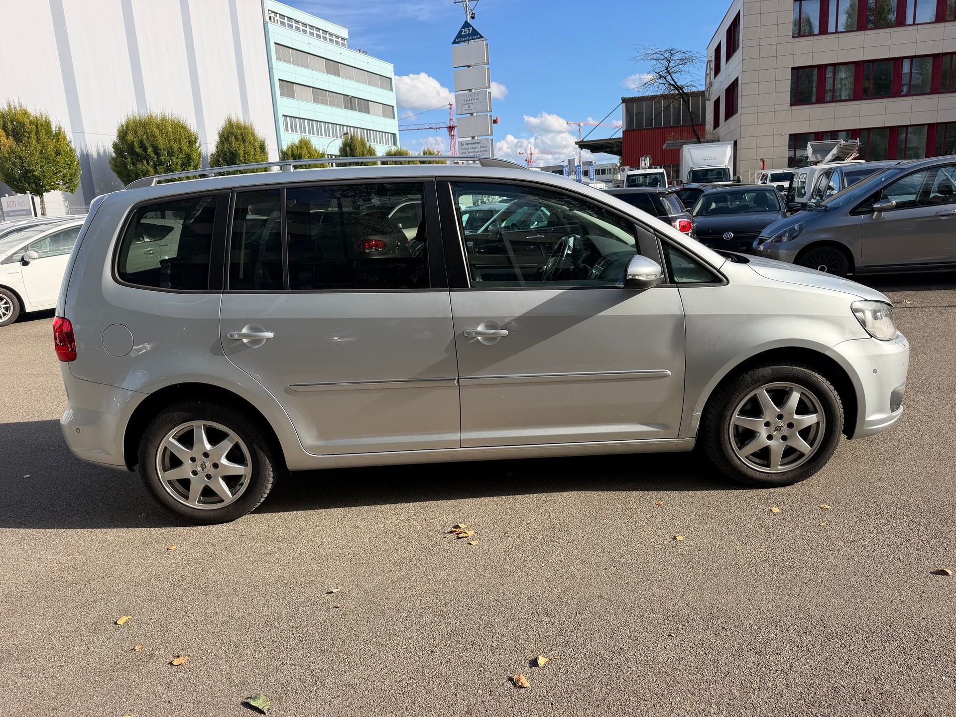 VW Touran 1.4 TSI Highline DSG-image-3