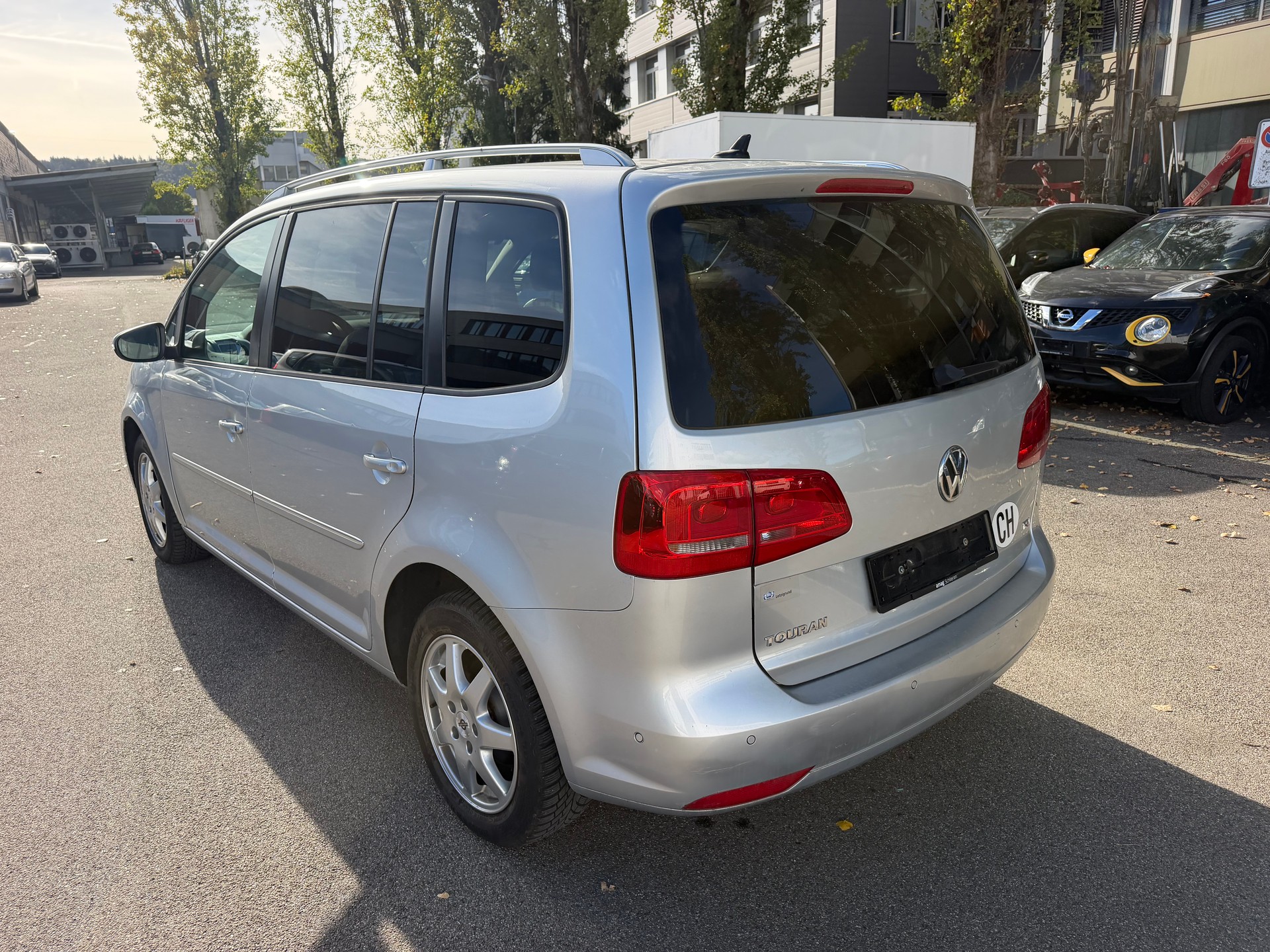 VW Touran 1.4 TSI Highline DSG-image-5