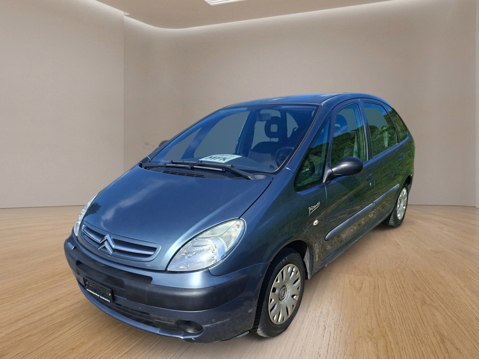 Car photo