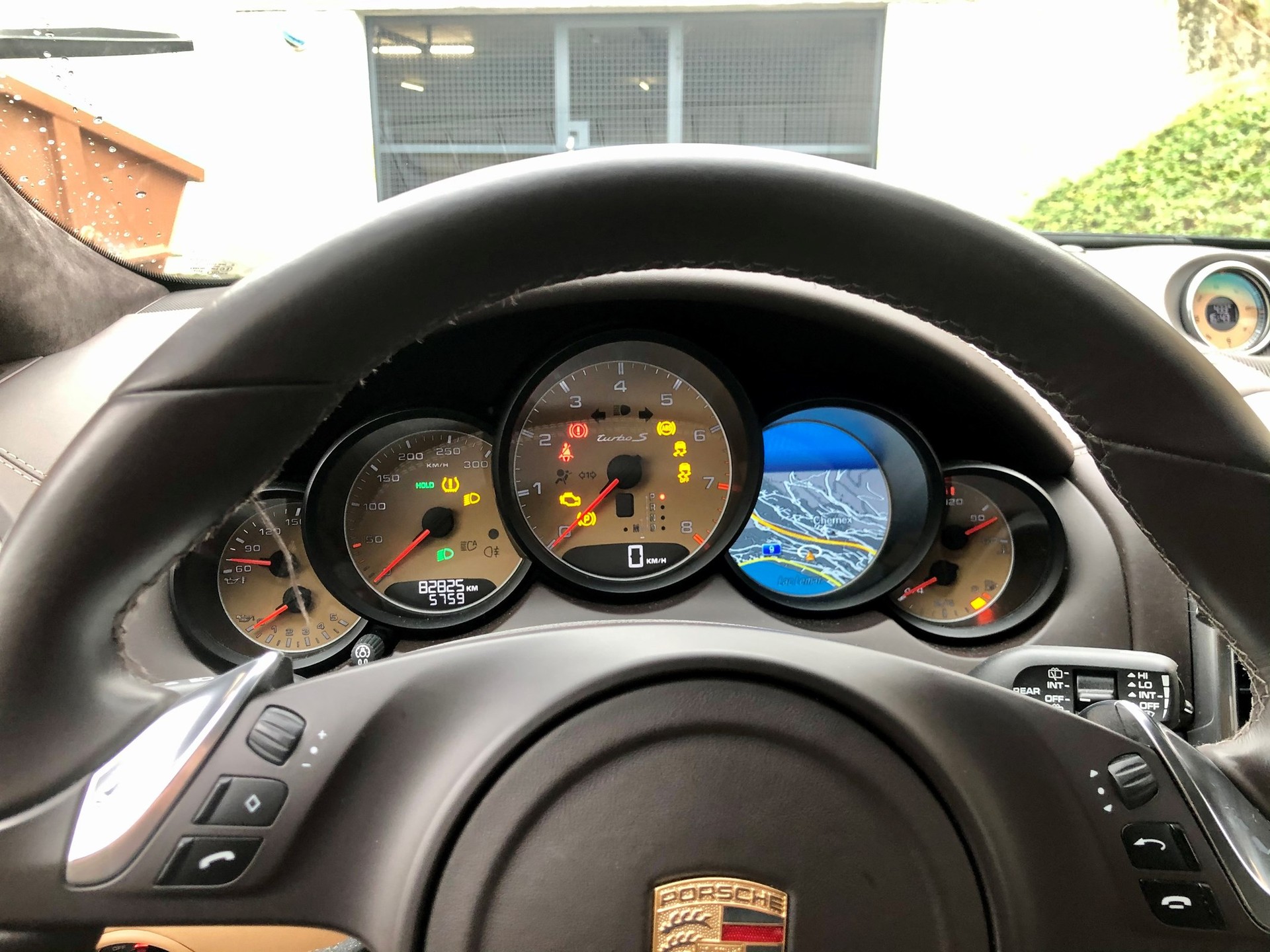 PORSCHE Cayenne Turbo S-image-4