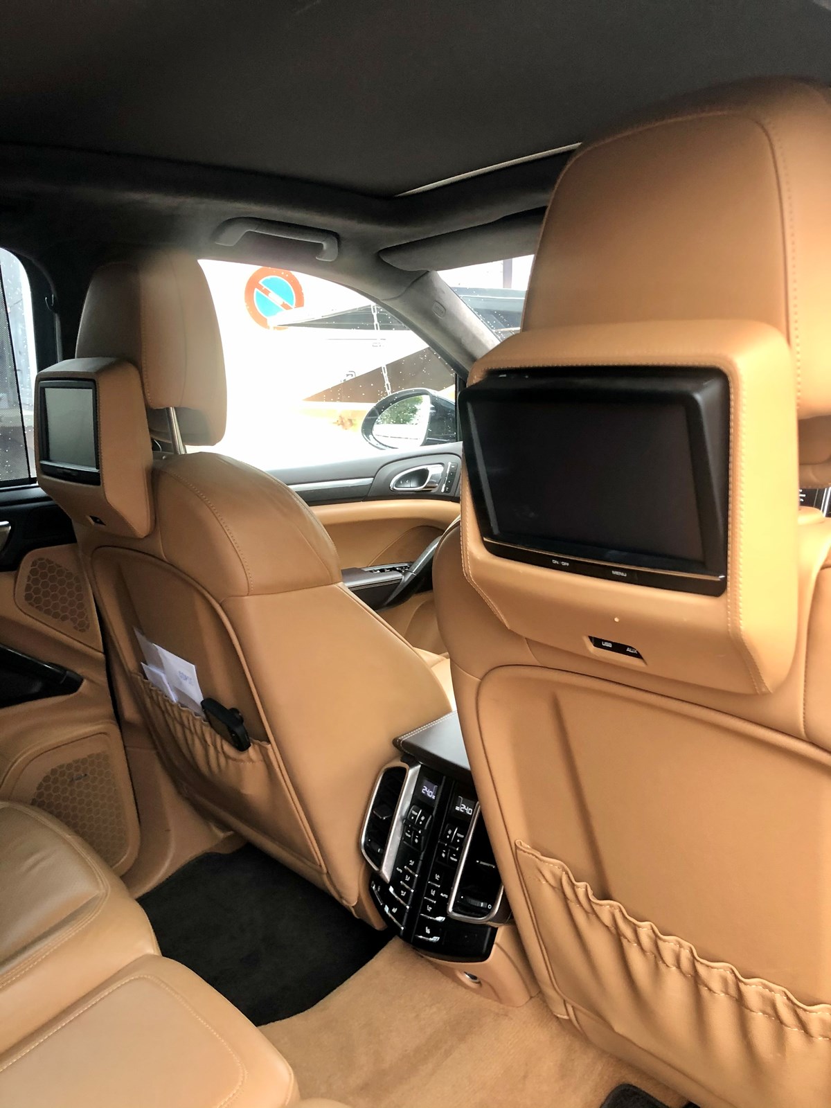 PORSCHE Cayenne Turbo S-image-5