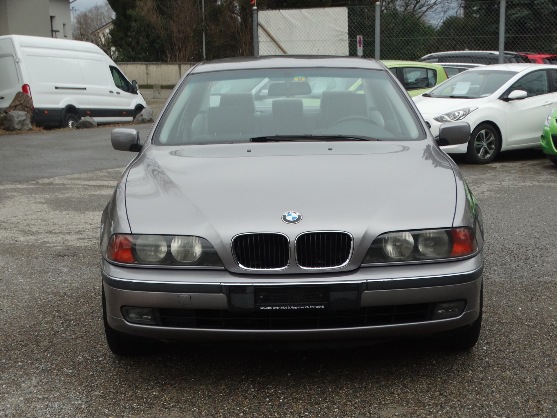 BMW 528i-image-0