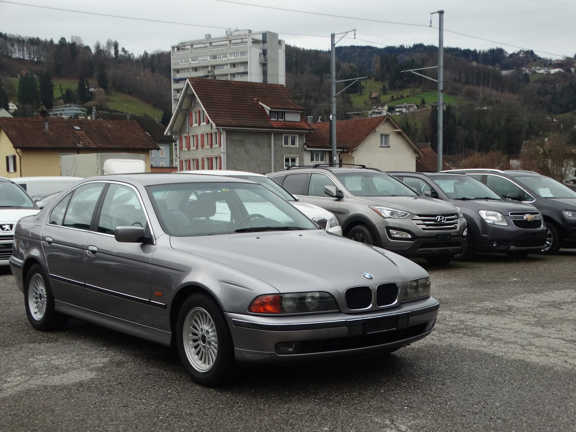 BMW 528i-image-4