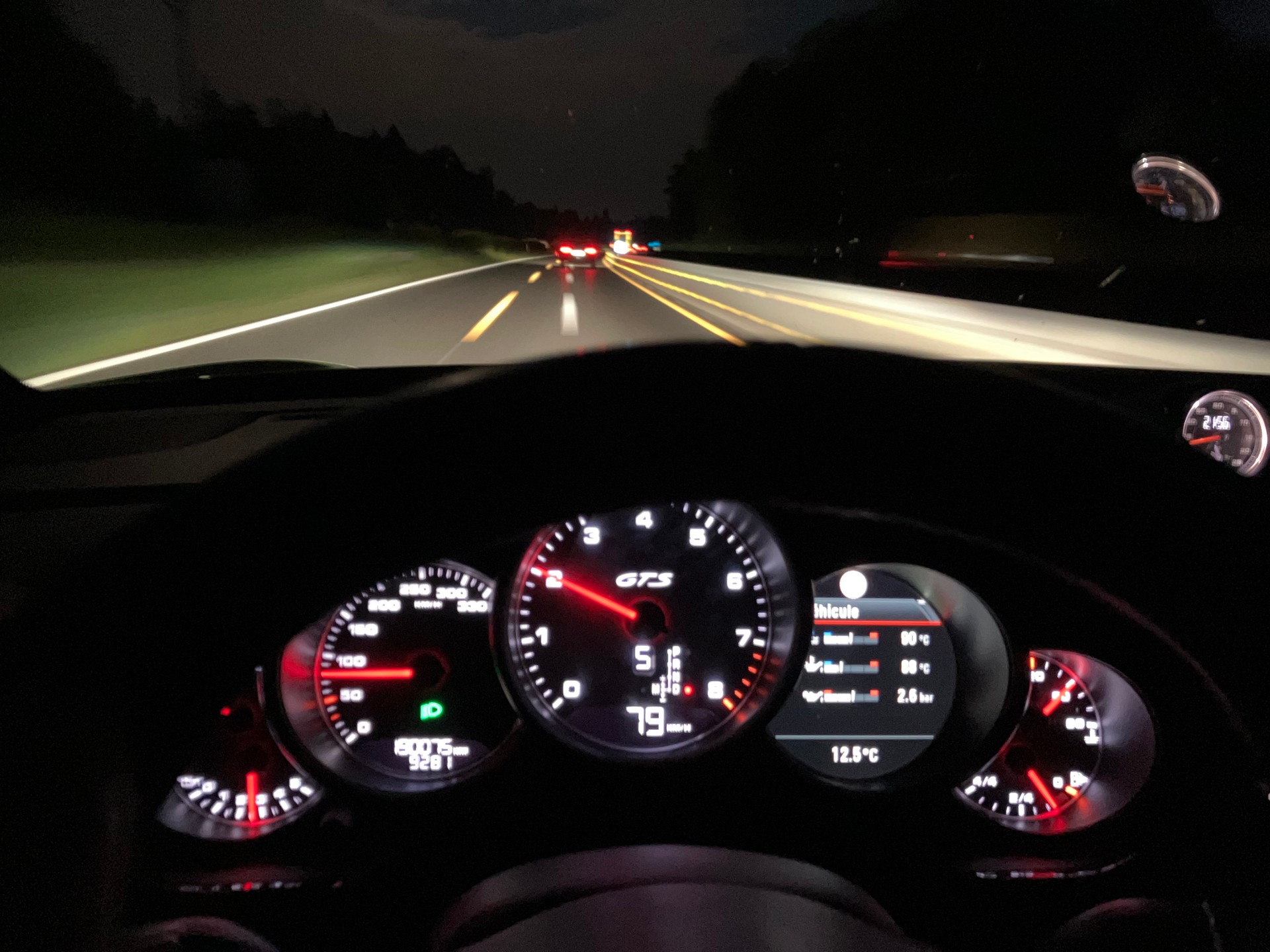 PORSCHE Panamera GTS 4.8 PDK-image-7