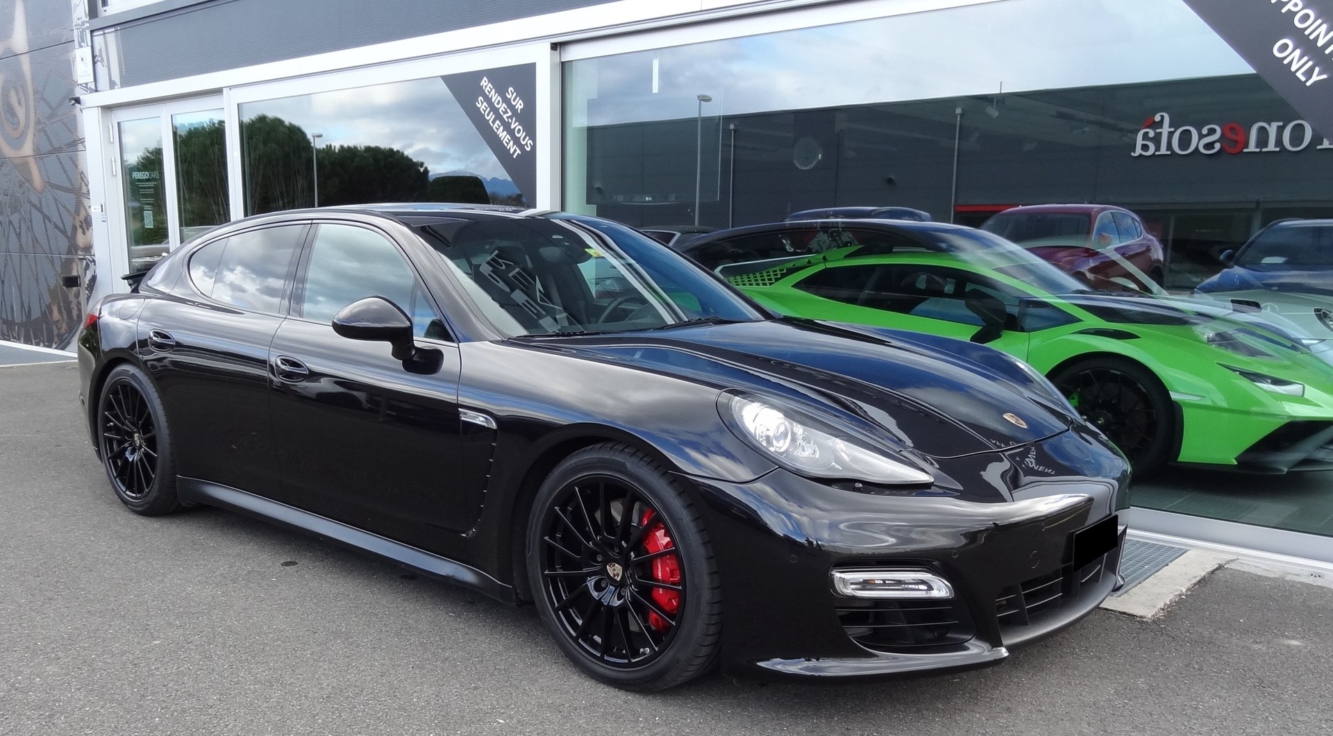 PORSCHE Panamera GTS 4.8 PDK-image-1