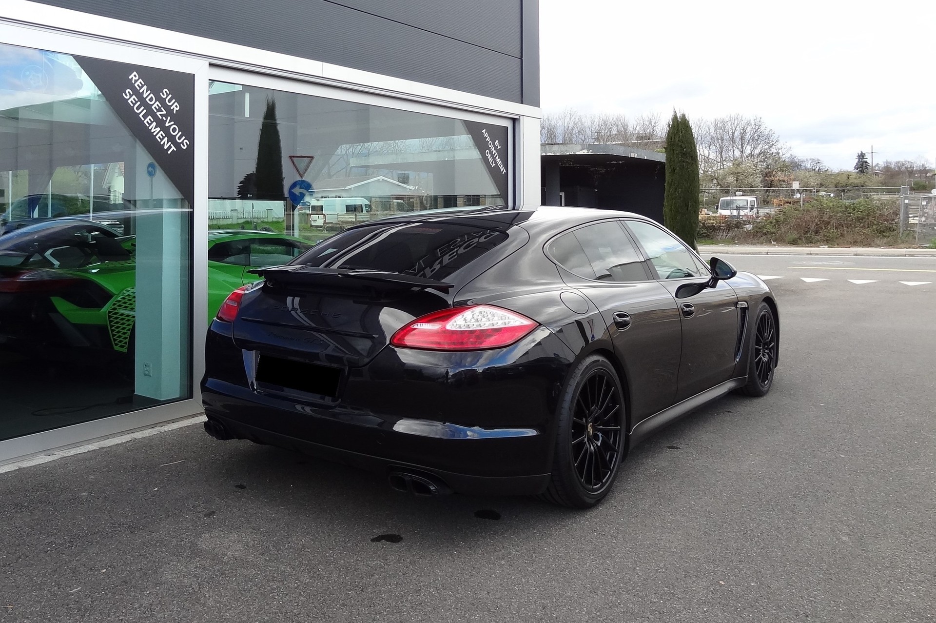 PORSCHE Panamera GTS 4.8 PDK-image-3