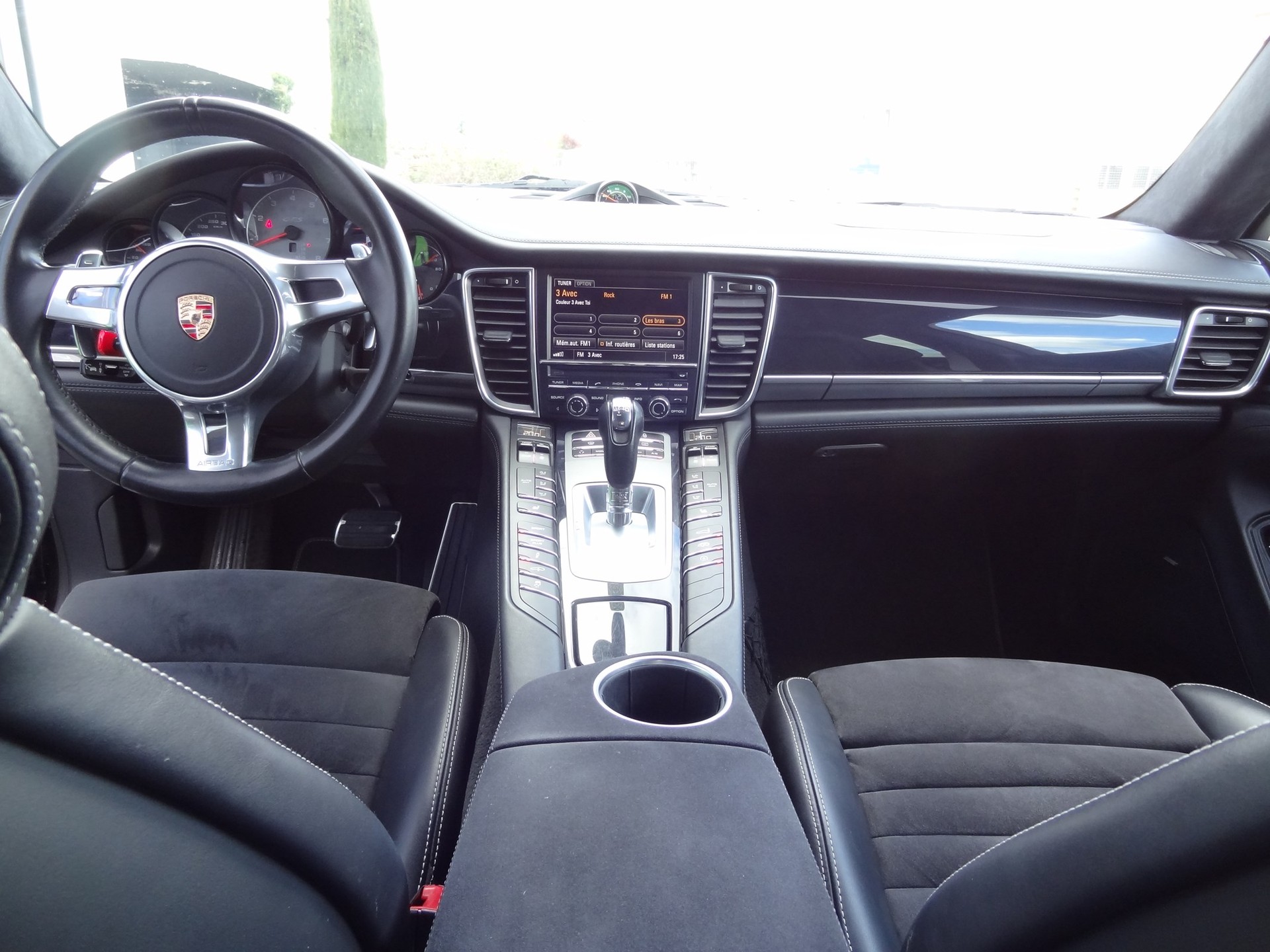 PORSCHE Panamera GTS 4.8 PDK-image-5
