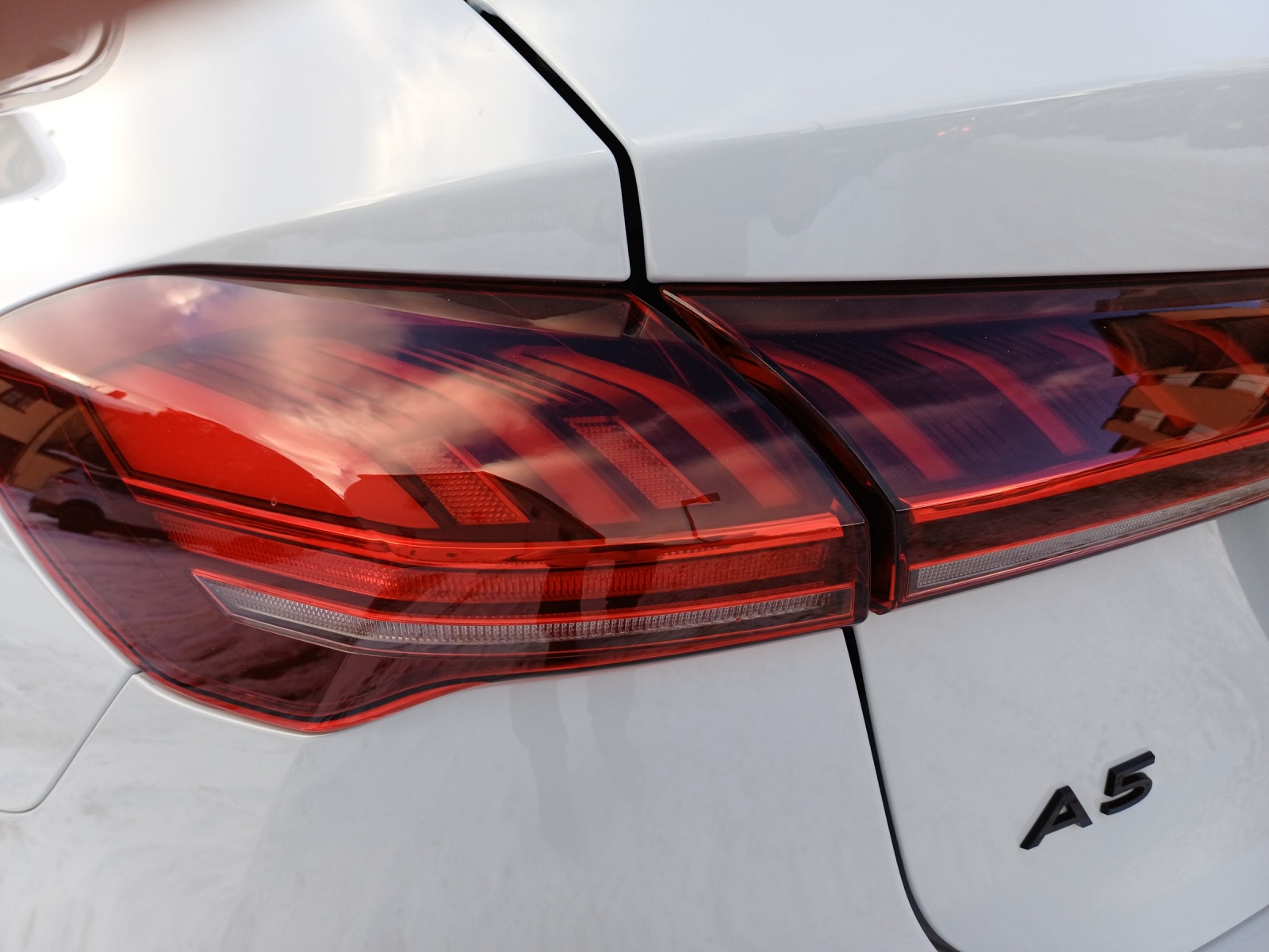 AUDI A5 Avant TDI quattro 150 kW Attraction S tronic-image-15