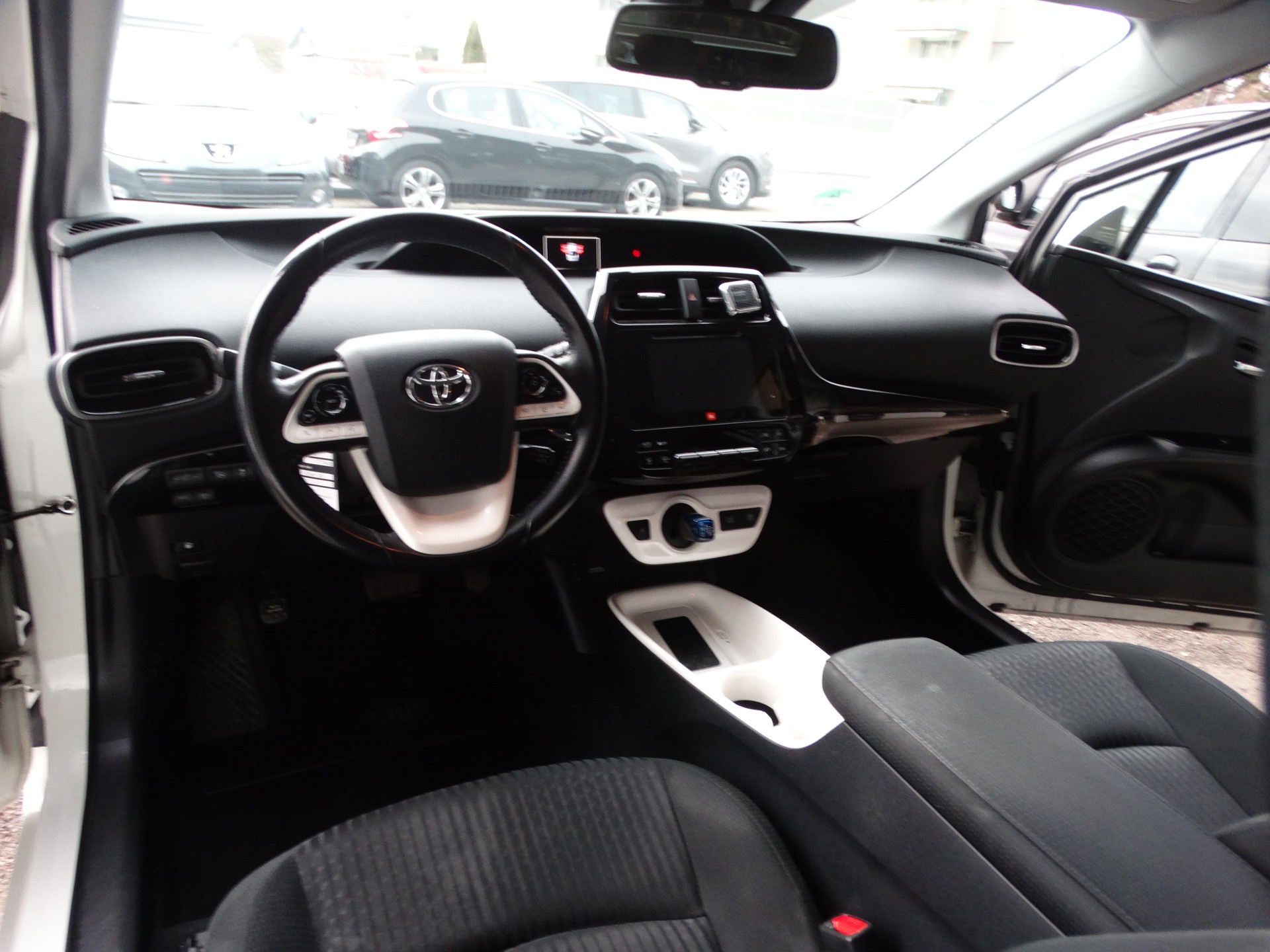 TOYOTA Prius 1.8 VVT-i HSD Sol Premium-image-7