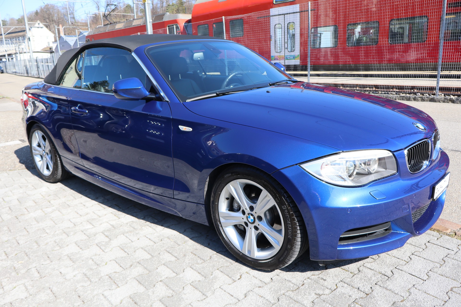 BMW 135i Cabrio DSG-image-1
