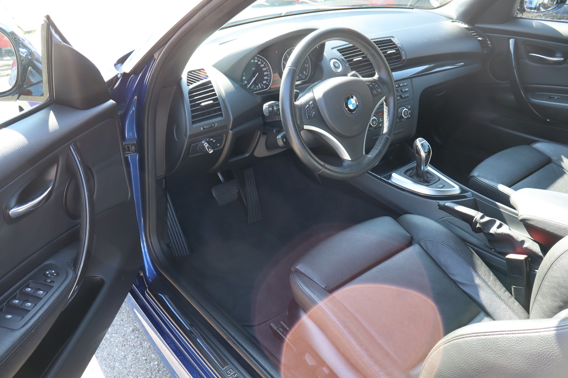 BMW 135i Cabrio DSG-image-5