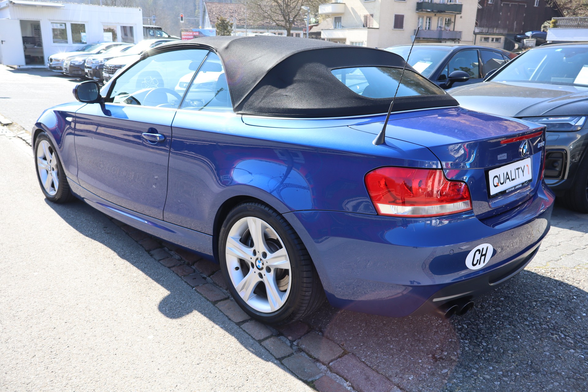 BMW 135i Cabrio DSG-image-3