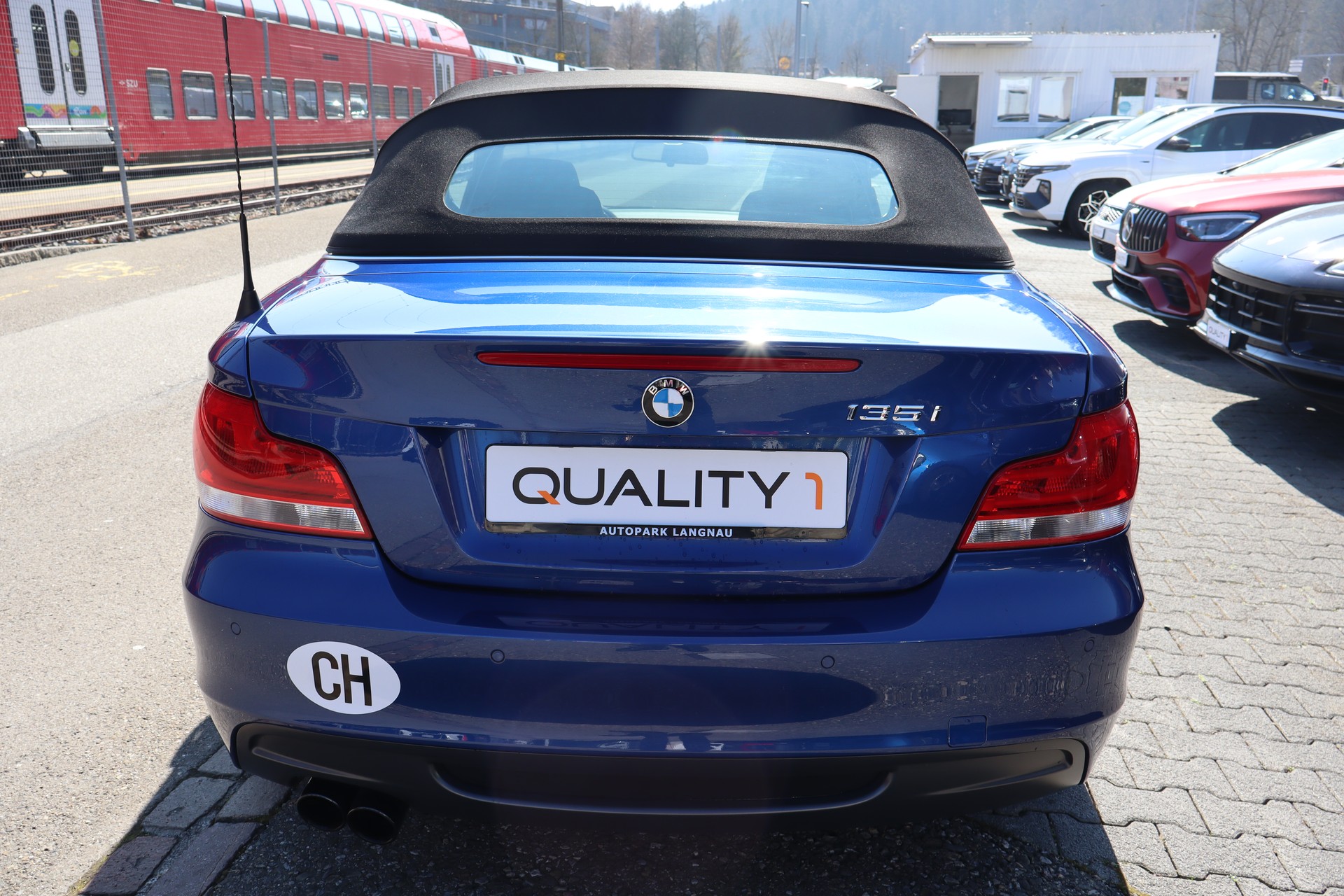 BMW 135i Cabrio DSG-image-2