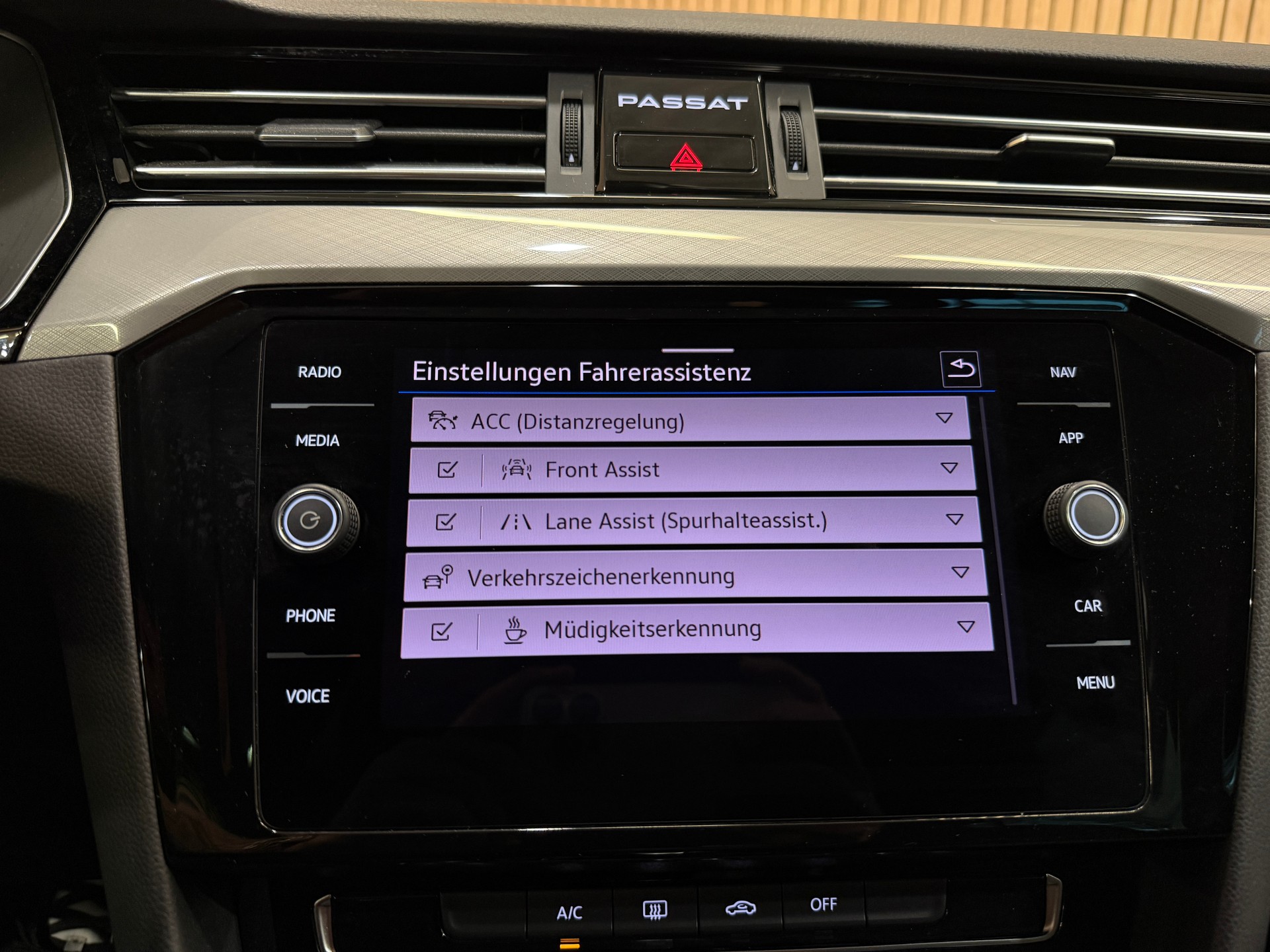 VW Passat Variant 1.5 TSI EVO Business DSG-image-10