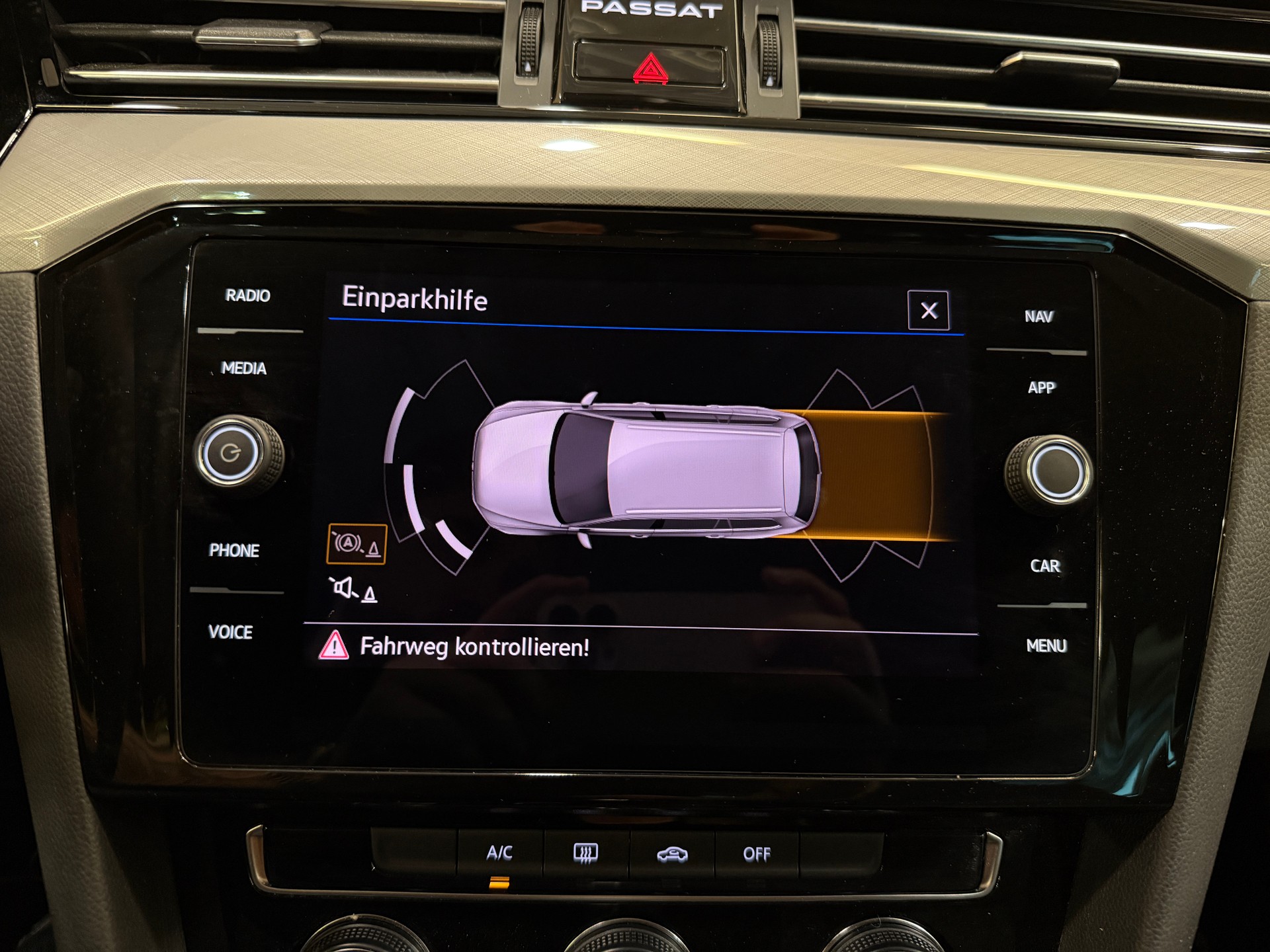 VW Passat Variant 1.5 TSI EVO Business DSG-image-12