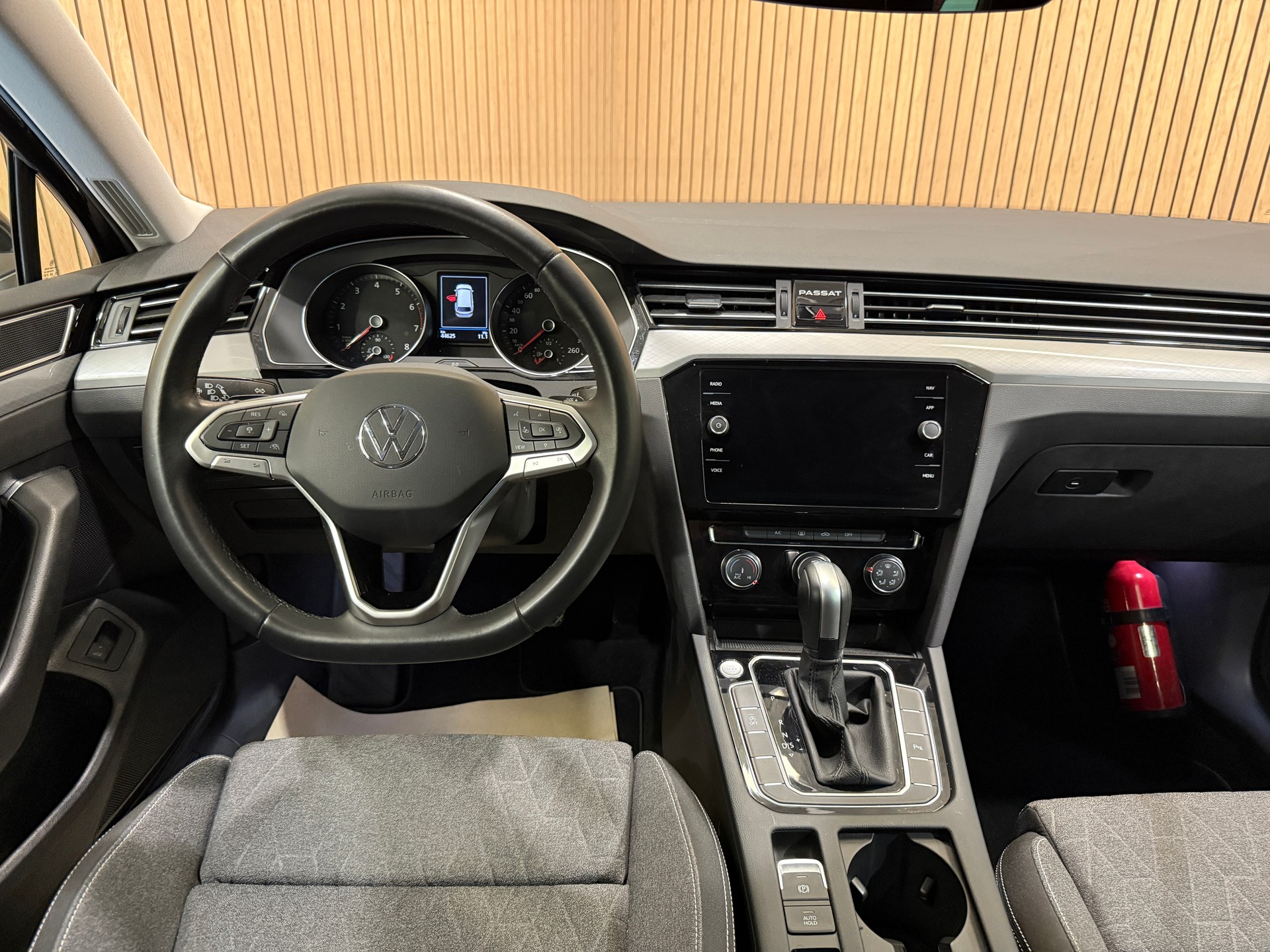 VW Passat Variant 1.5 TSI EVO Business DSG-image-5