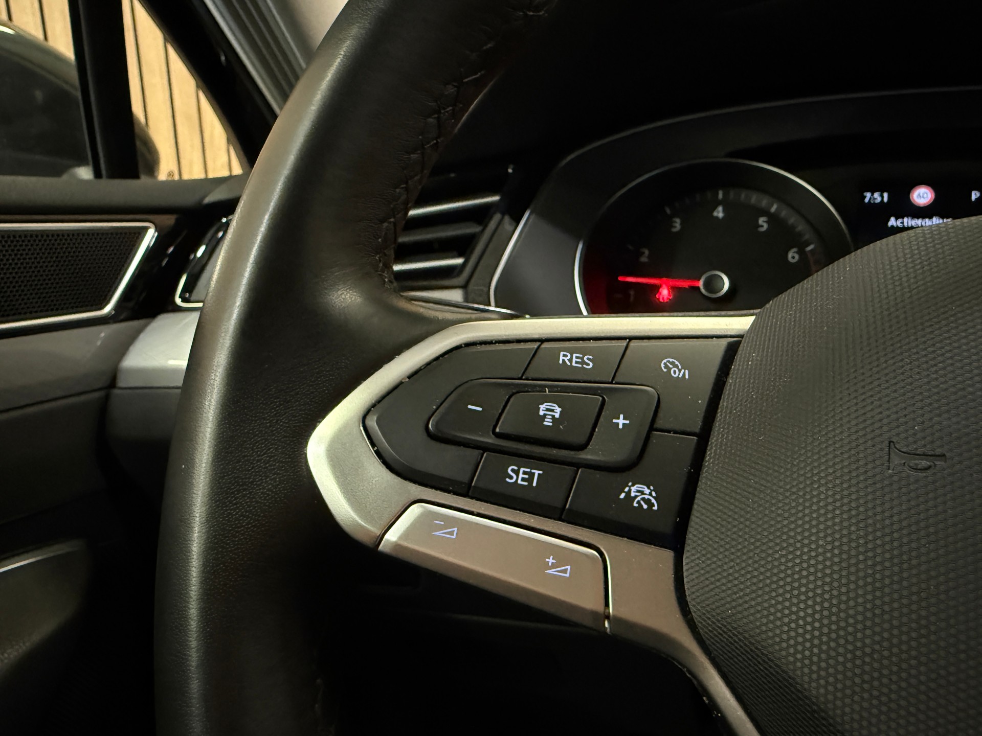 VW Passat Variant 1.5 TSI EVO Business DSG-image-6