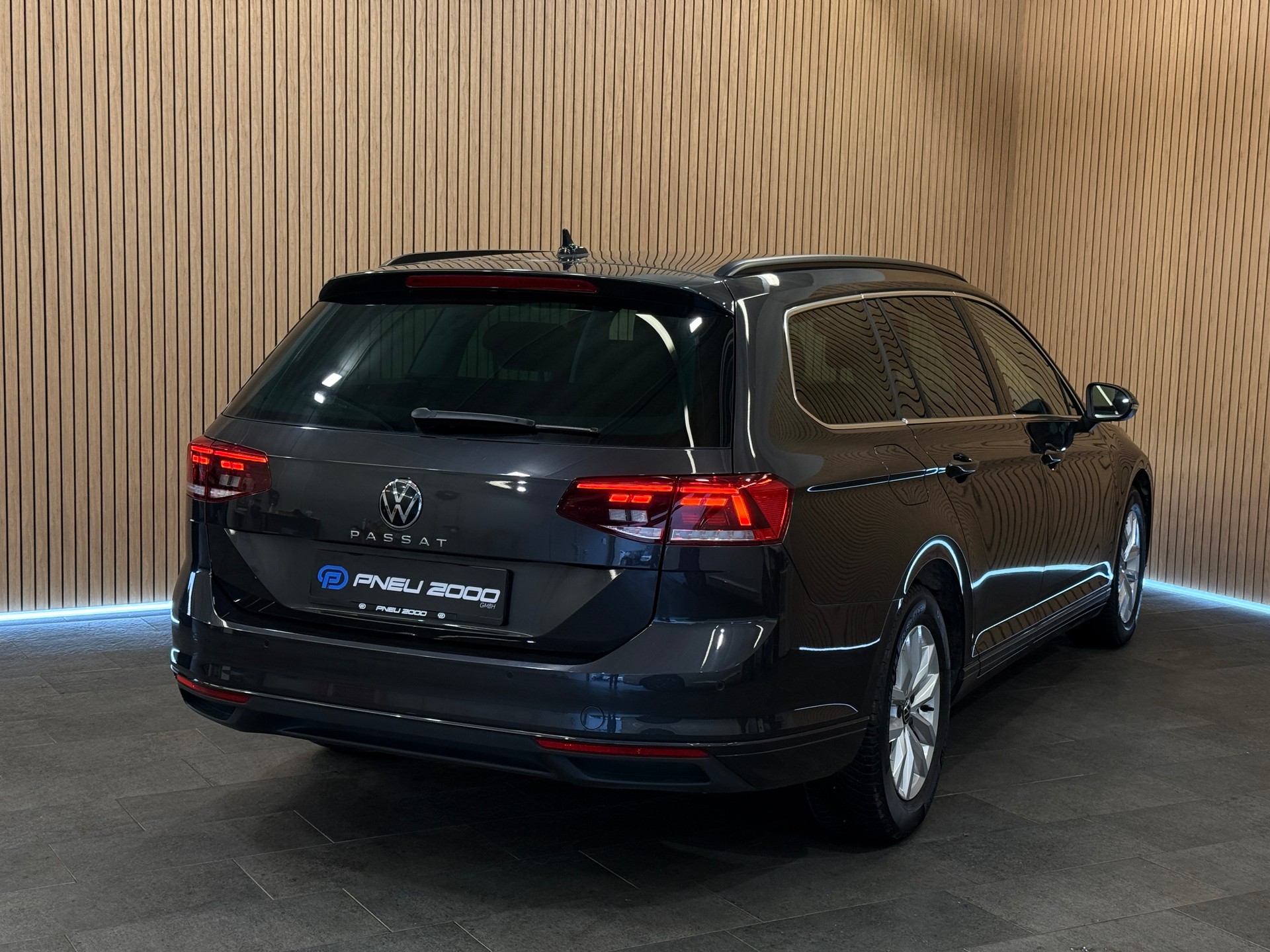 VW Passat Variant 1.5 TSI EVO Business DSG-image-2