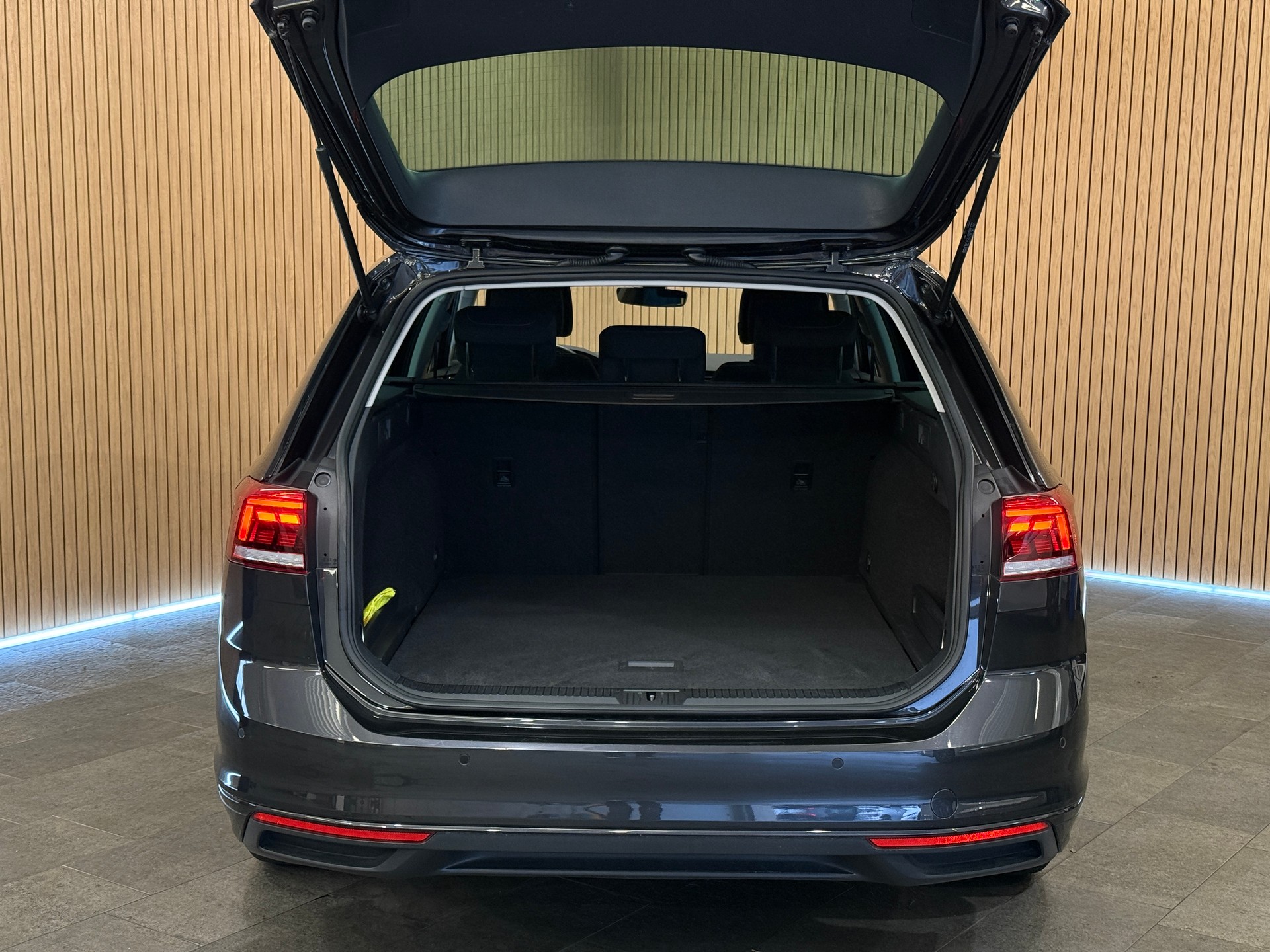 VW Passat Variant 1.5 TSI EVO Business DSG-image-4