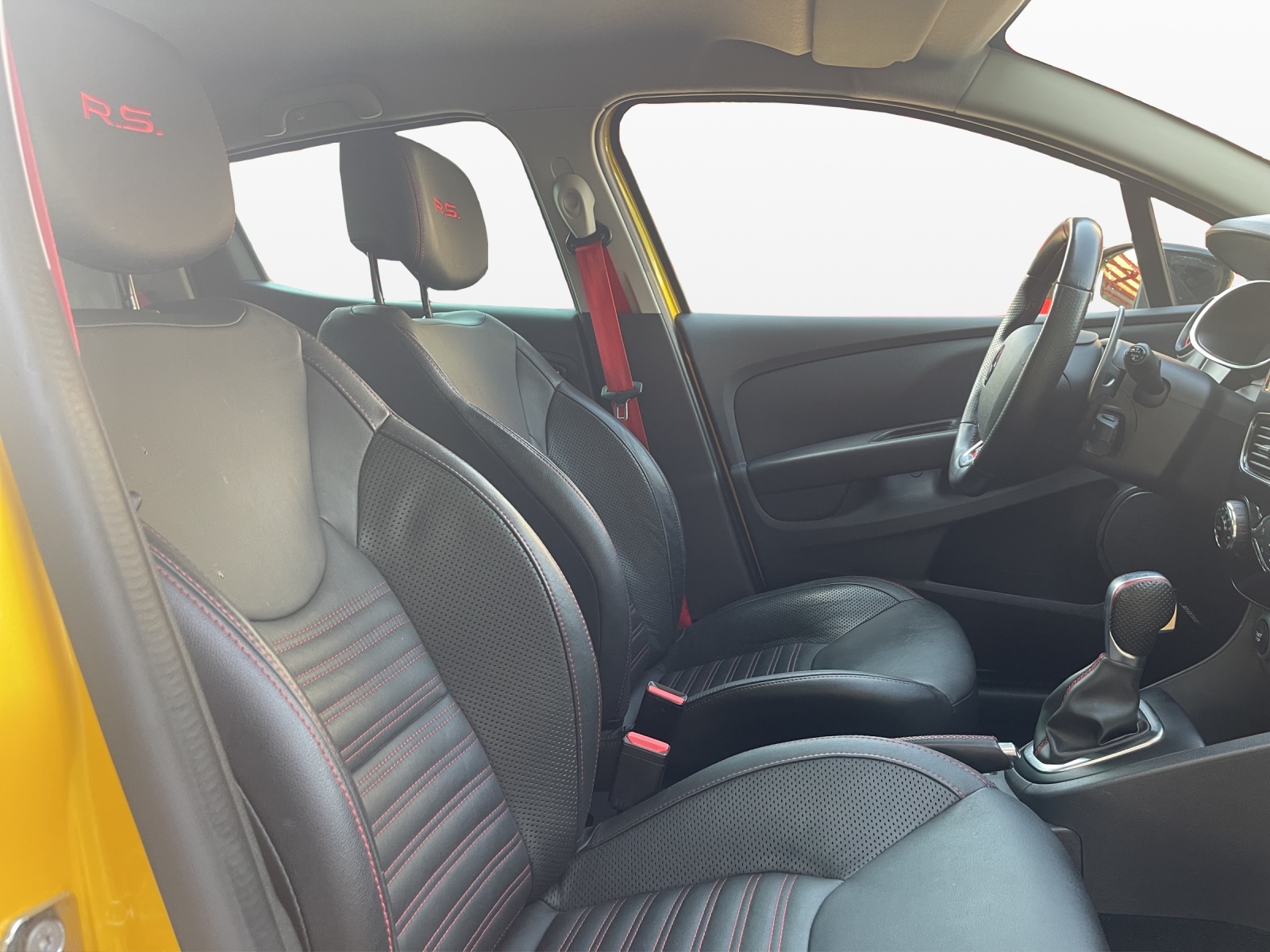 RENAULT Clio 1.6 T RS 220 Trophy EDC-image-14