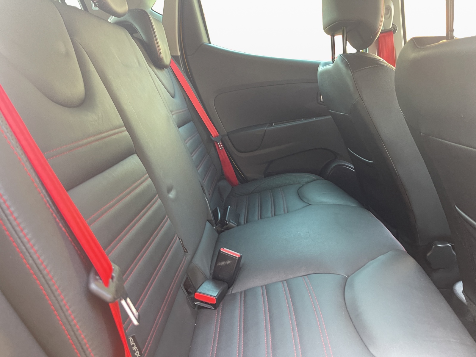 RENAULT Clio 1.6 T RS 220 Trophy EDC-image-18