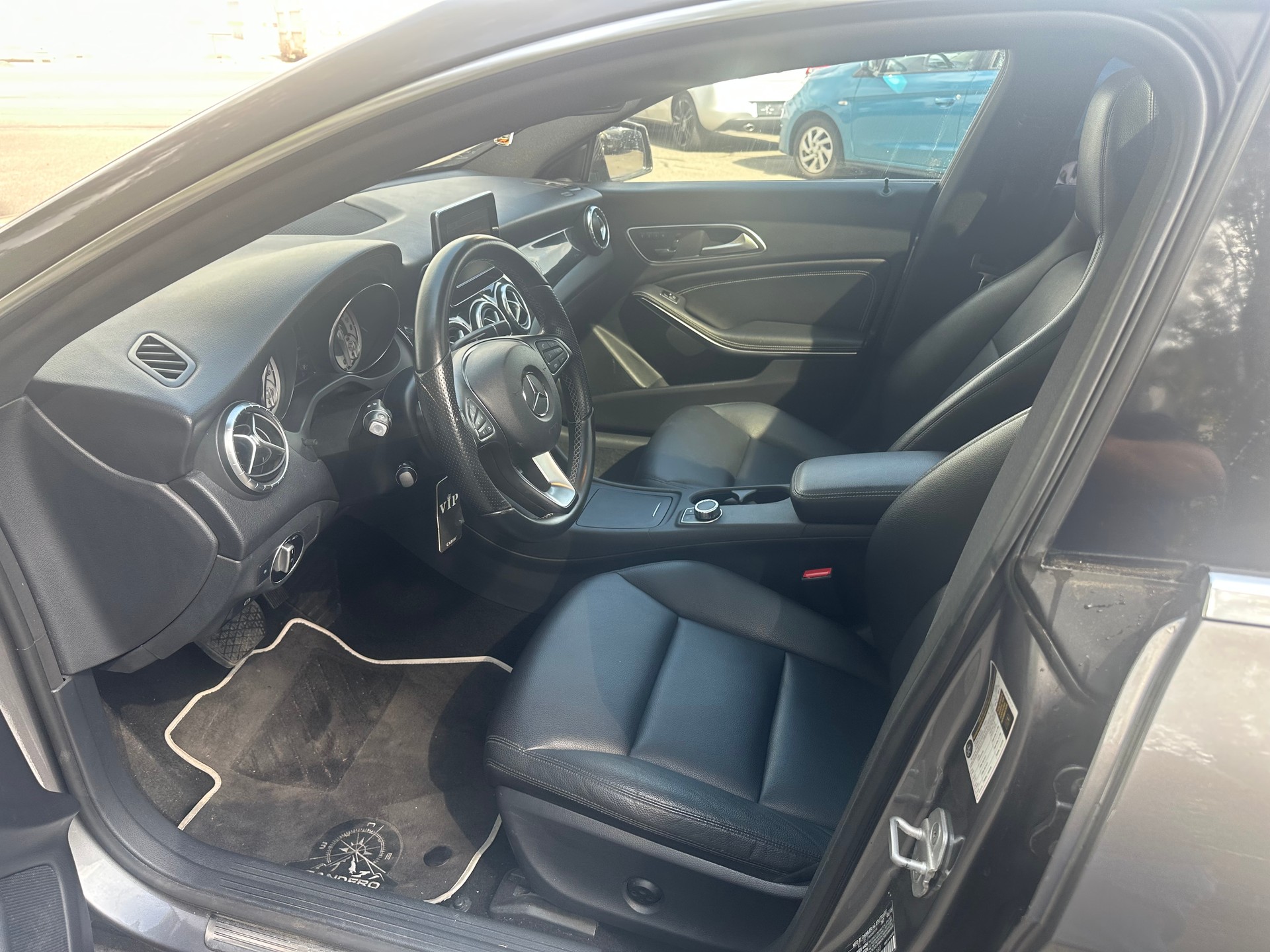 MERCEDES-BENZ CLA 250 7G-DCT 4Matic-image-10
