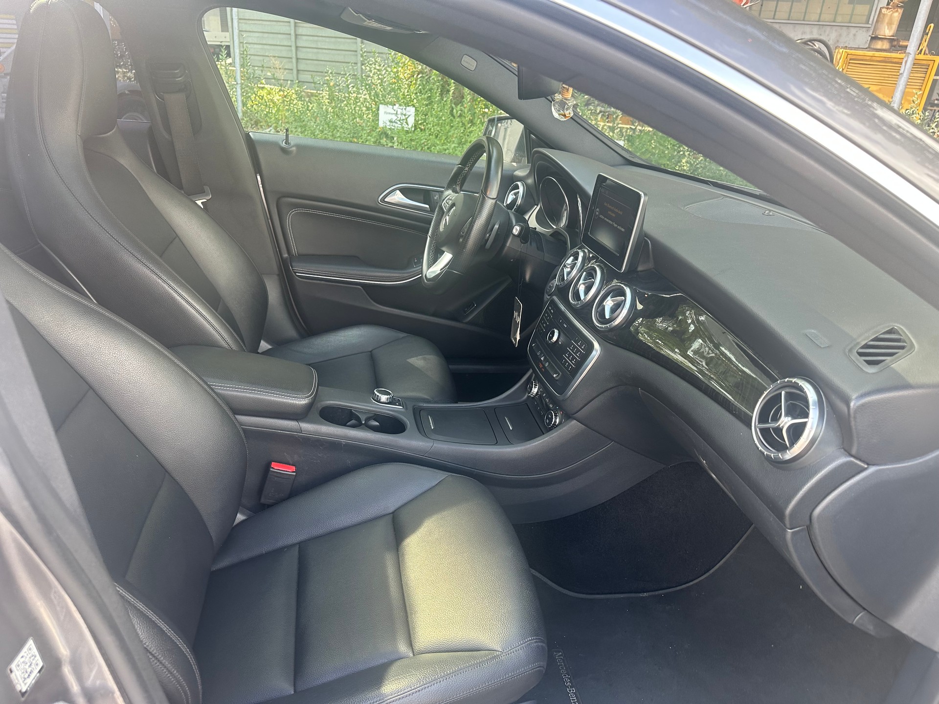 MERCEDES-BENZ CLA 250 7G-DCT 4Matic-image-9