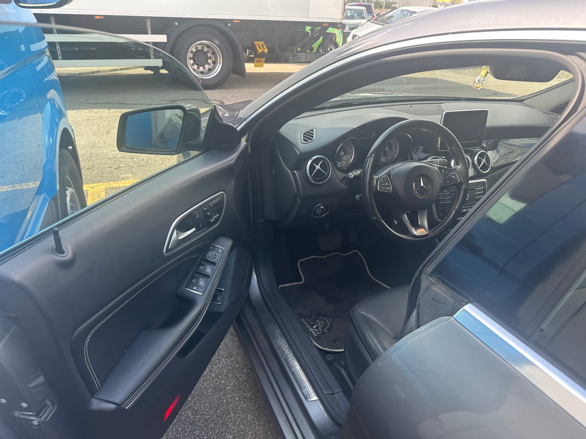 MERCEDES-BENZ CLA 250 7G-DCT 4Matic-image-8