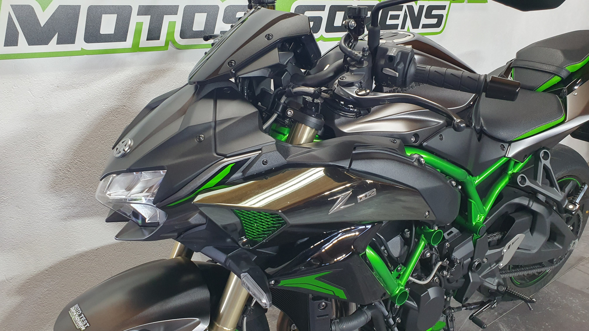 KAWASAKI Z H2 SE-showroom-element-2