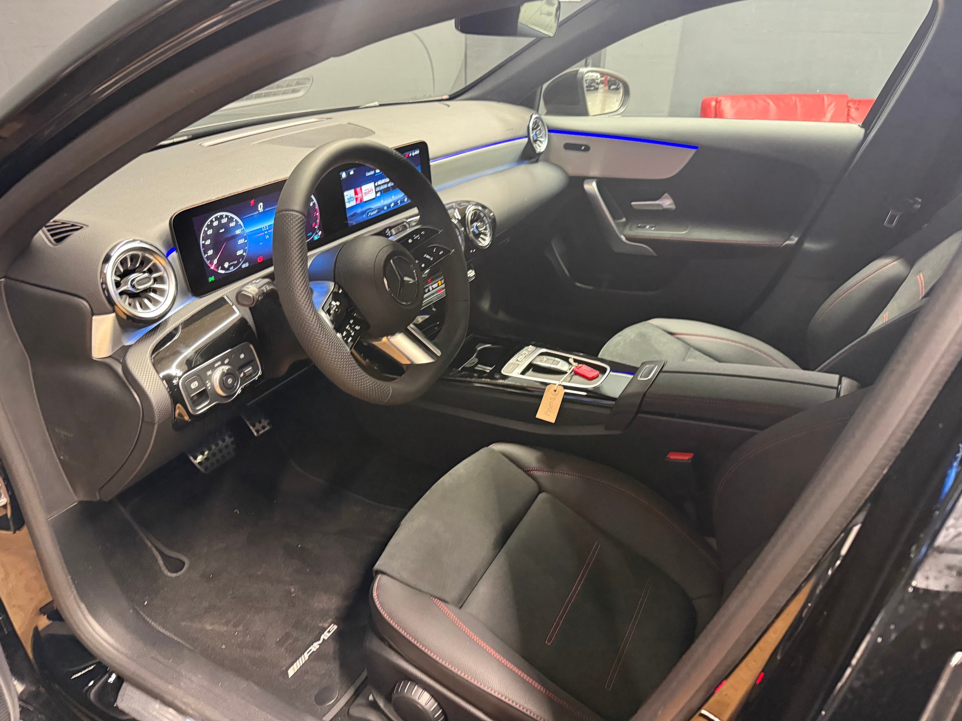 MERCEDES-BENZ A 200 - AMG - NightStar / DISTRONIC / 360 Grad Kamera-image-15