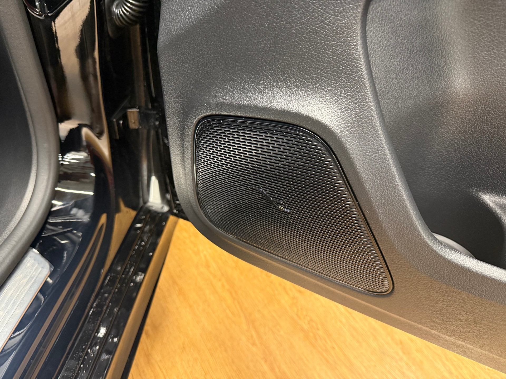 MERCEDES-BENZ A 200 - AMG - NightStar / DISTRONIC / 360 Grad Kamera-image-11