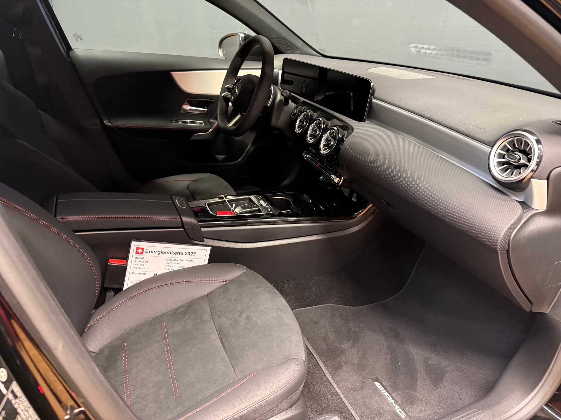 MERCEDES-BENZ A 200 - AMG - NightStar / DISTRONIC / 360 Grad Kamera-image-13