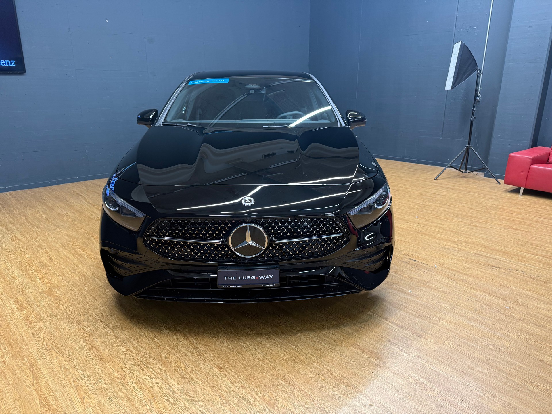 MERCEDES-BENZ A 200 - AMG - NightStar / DISTRONIC / 360 Grad Kamera-image-3