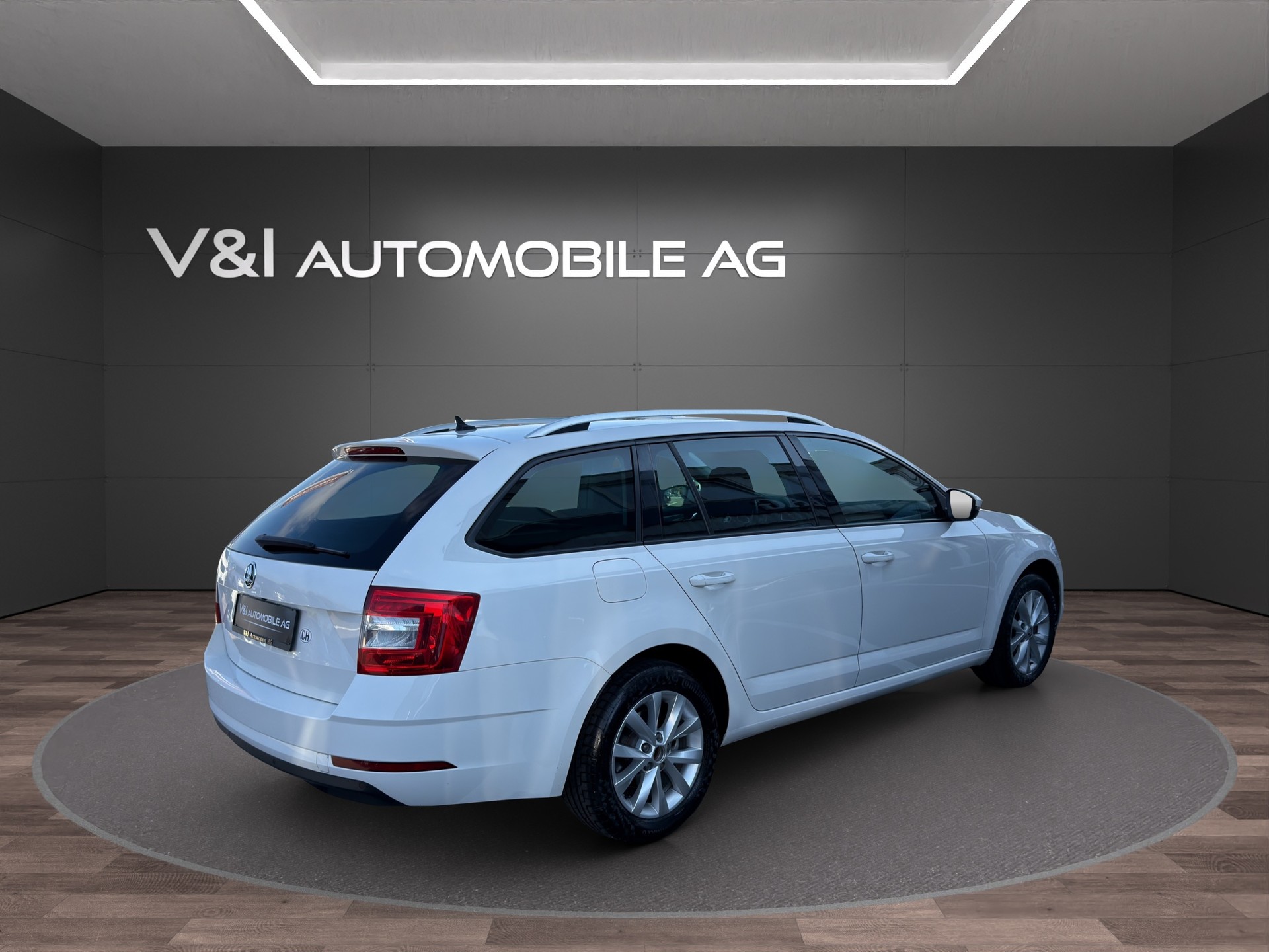 SKODA Octavia Combi 2.0 TDI Style 4x4-image-4