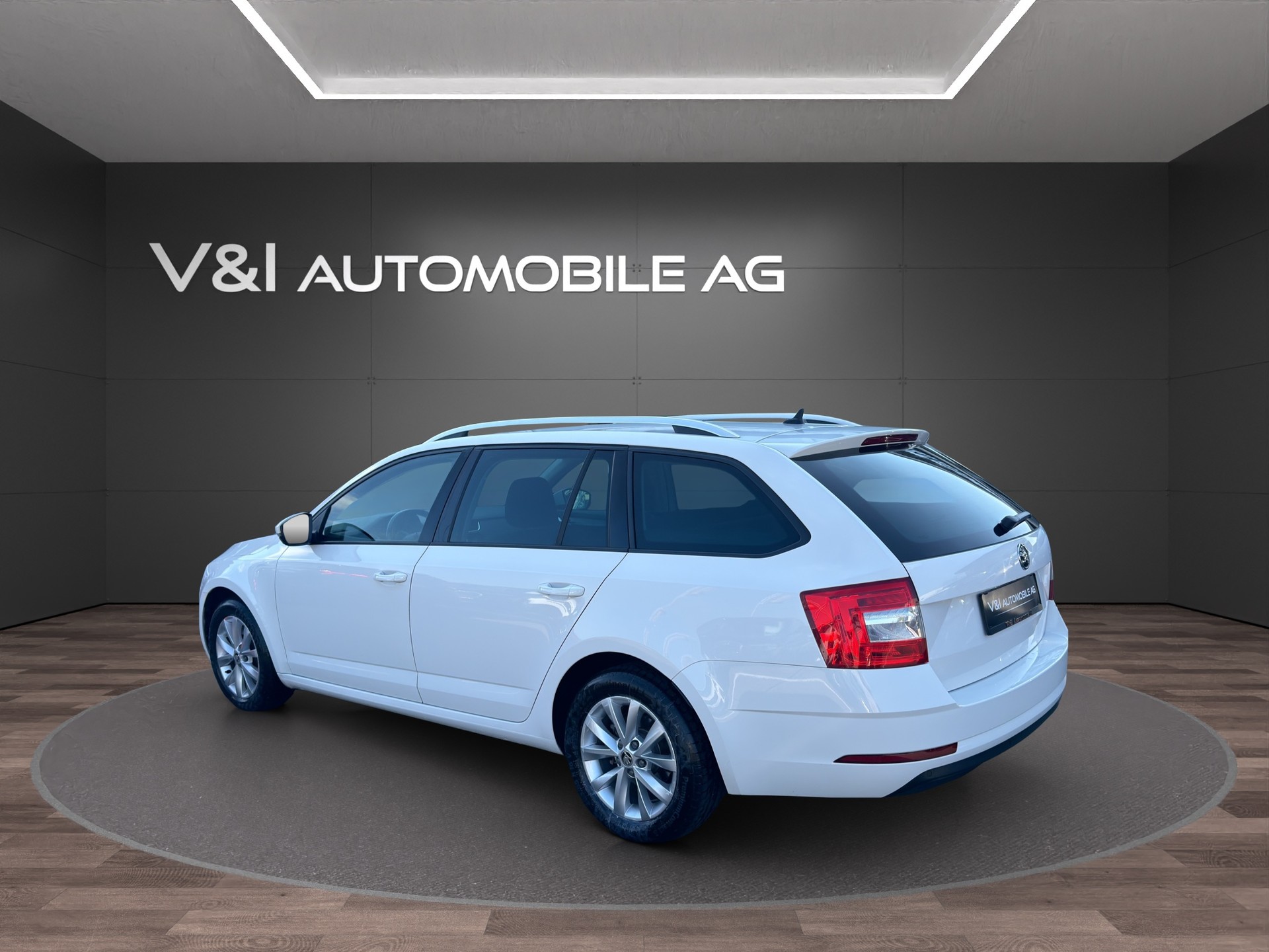 SKODA Octavia Combi 2.0 TDI Style 4x4-image-3