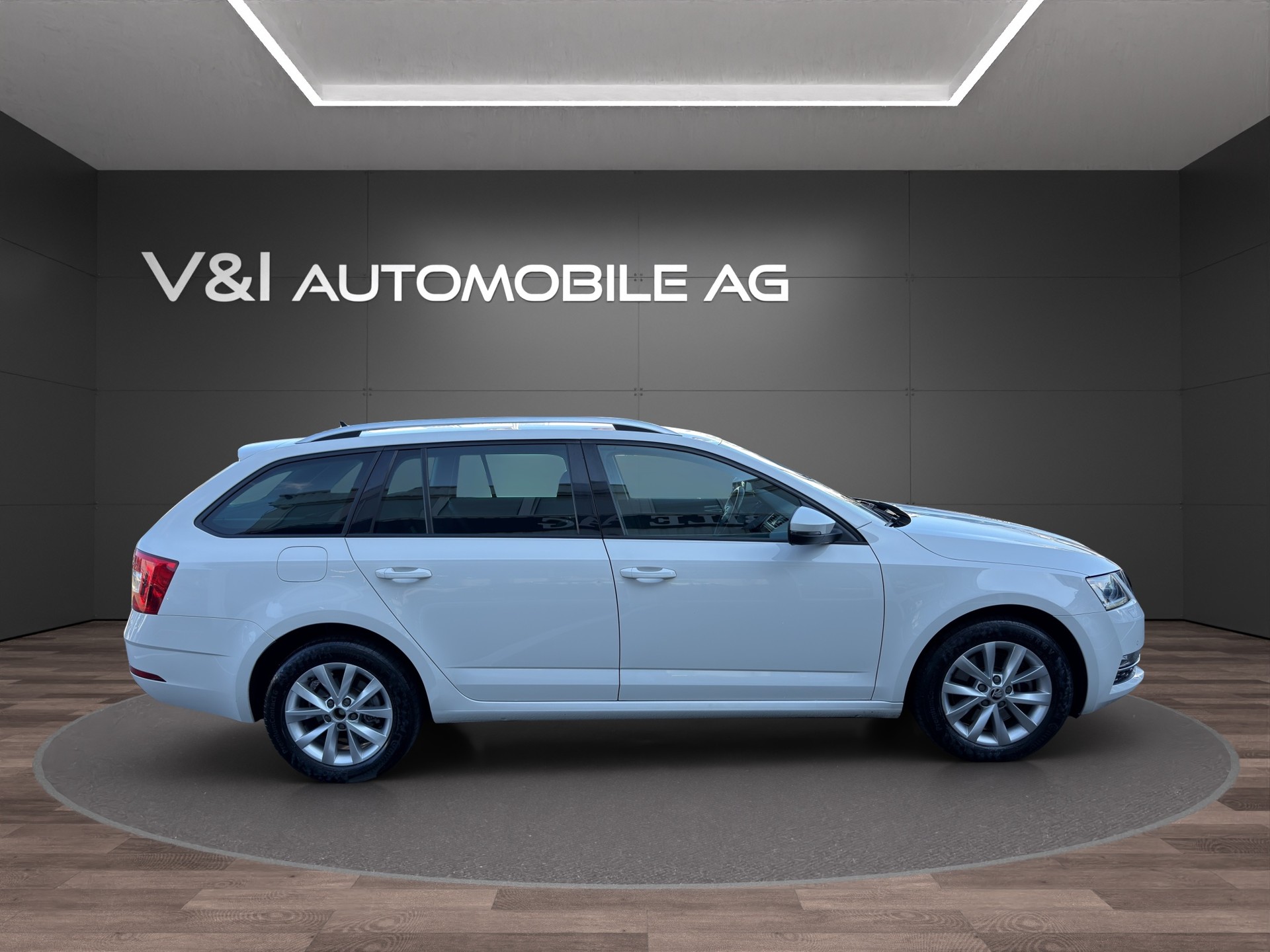 SKODA Octavia Combi 2.0 TDI Style 4x4-image-7