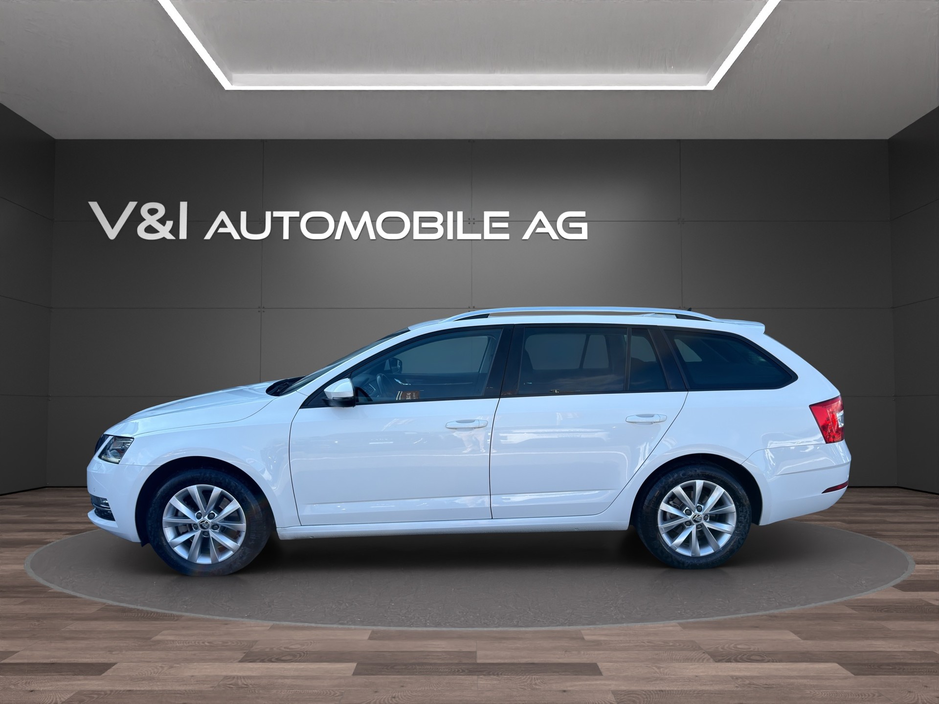 SKODA Octavia Combi 2.0 TDI Style 4x4-image-6