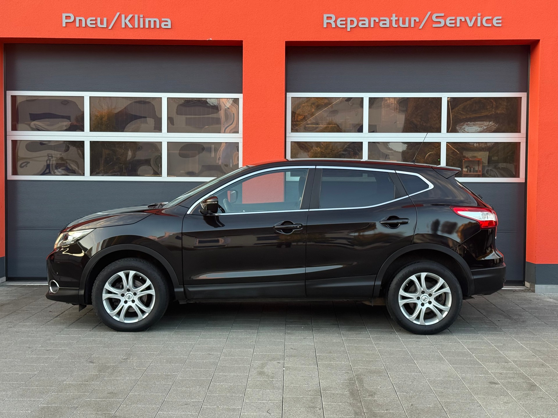 NISSAN Qashqai 1.6 dCi N-Connecta ALL-MODE 4x4-image-1