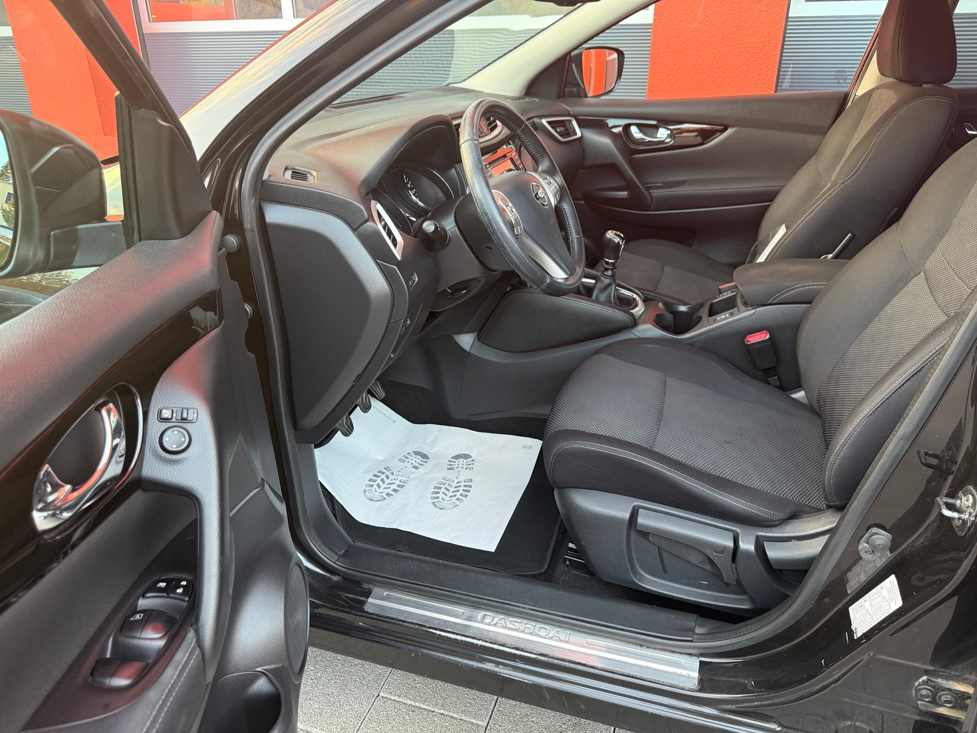 NISSAN Qashqai 1.6 dCi N-Connecta ALL-MODE 4x4-image-10