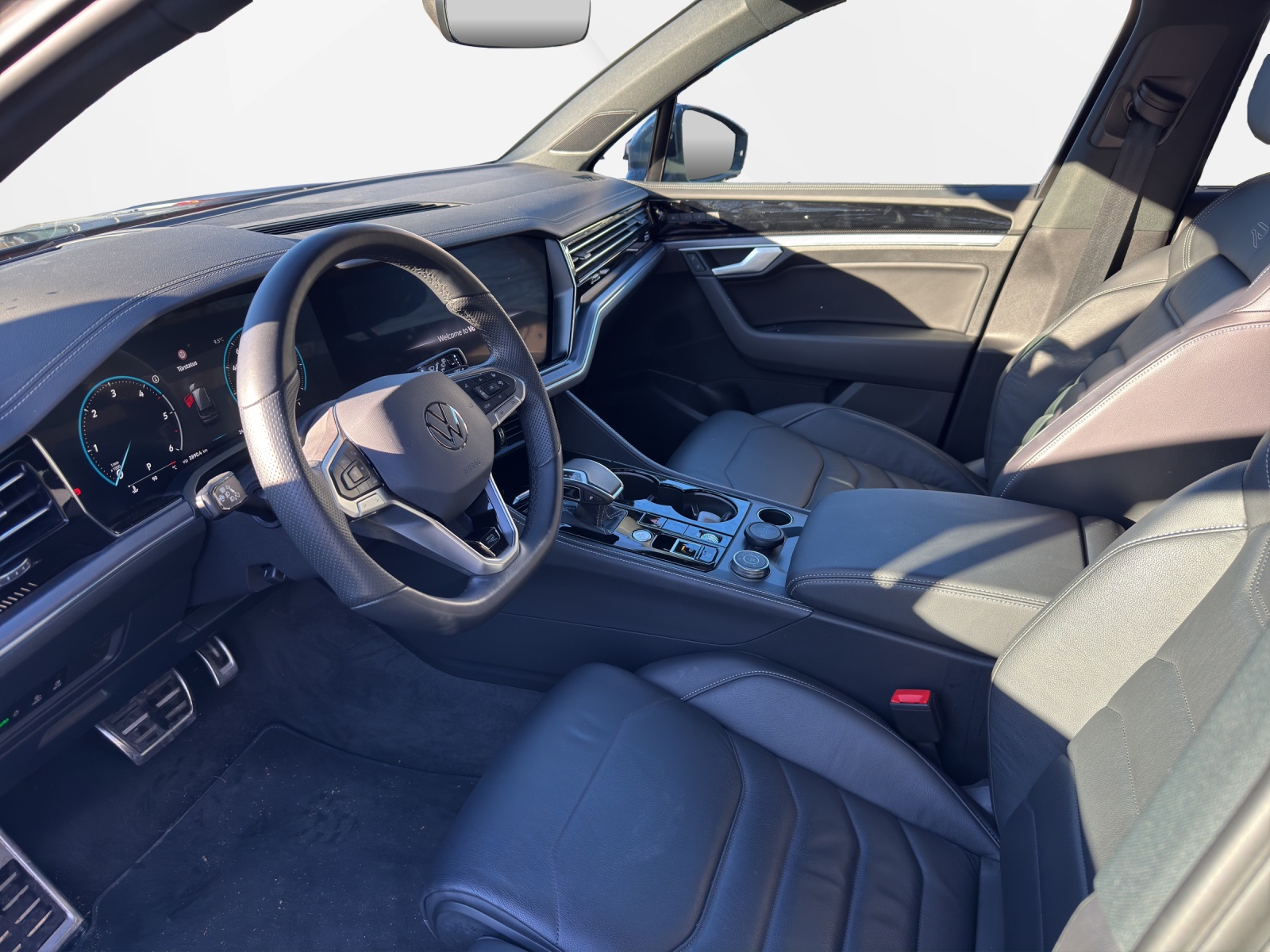 VW Touareg 3.0 TDI R-Line Tiptronic-image-8