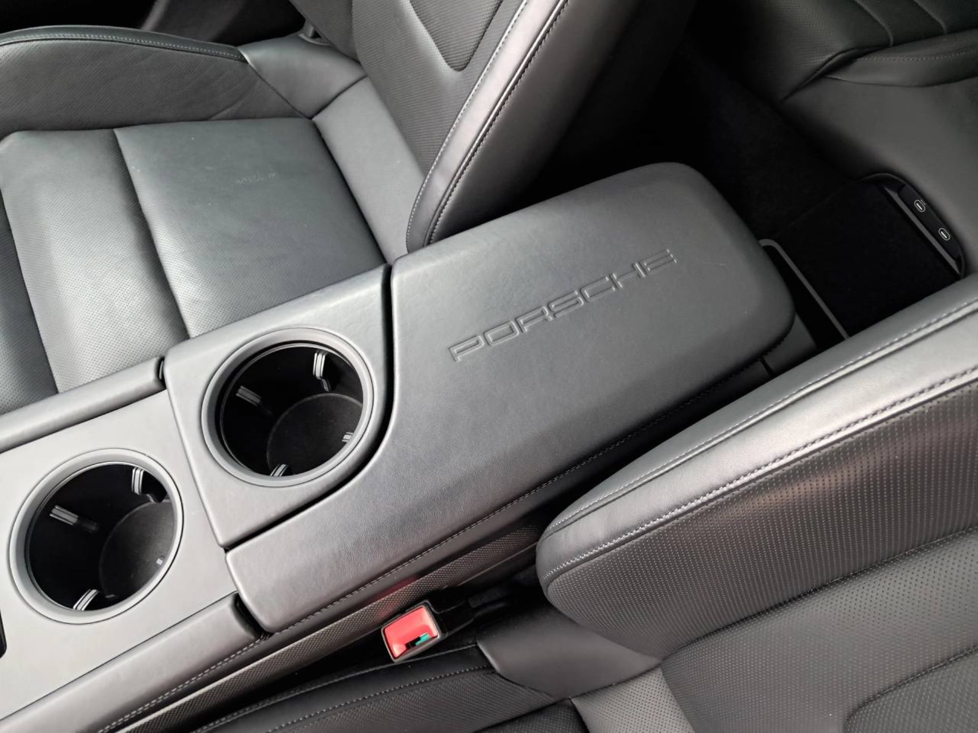 PORSCHE Taycan 4S Cross Turismo (MY22)-image-26